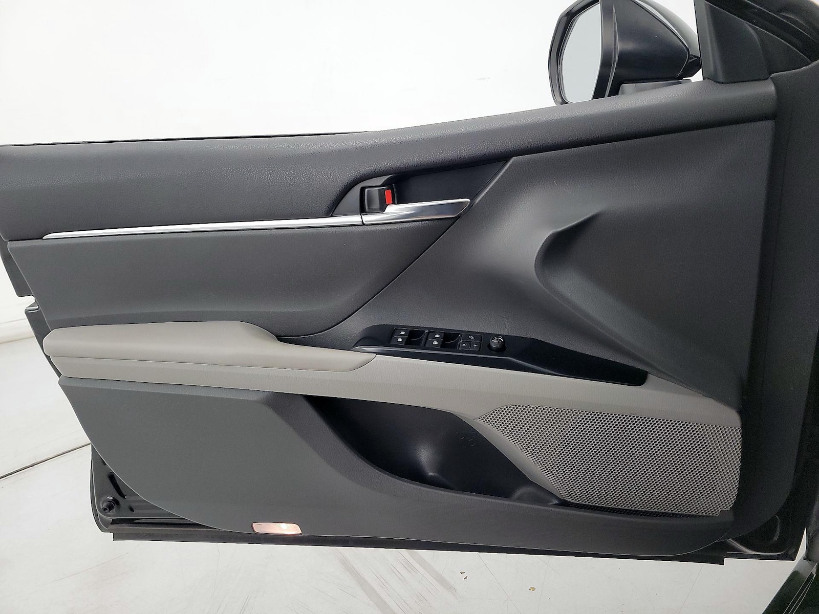 2018 Toyota Camry LE - Photo 13