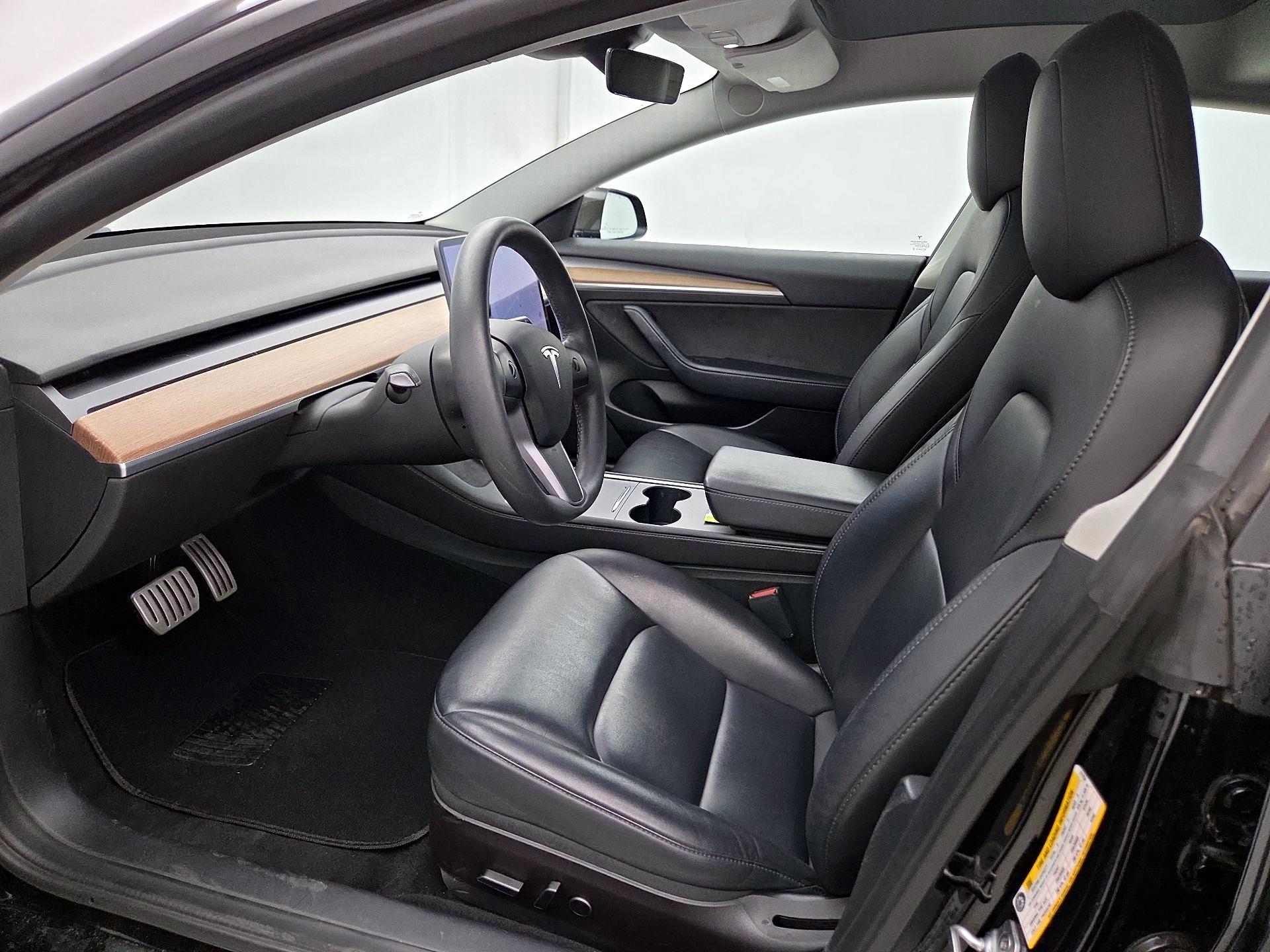 Thumbnail: 2022 Tesla Model 3 - 11