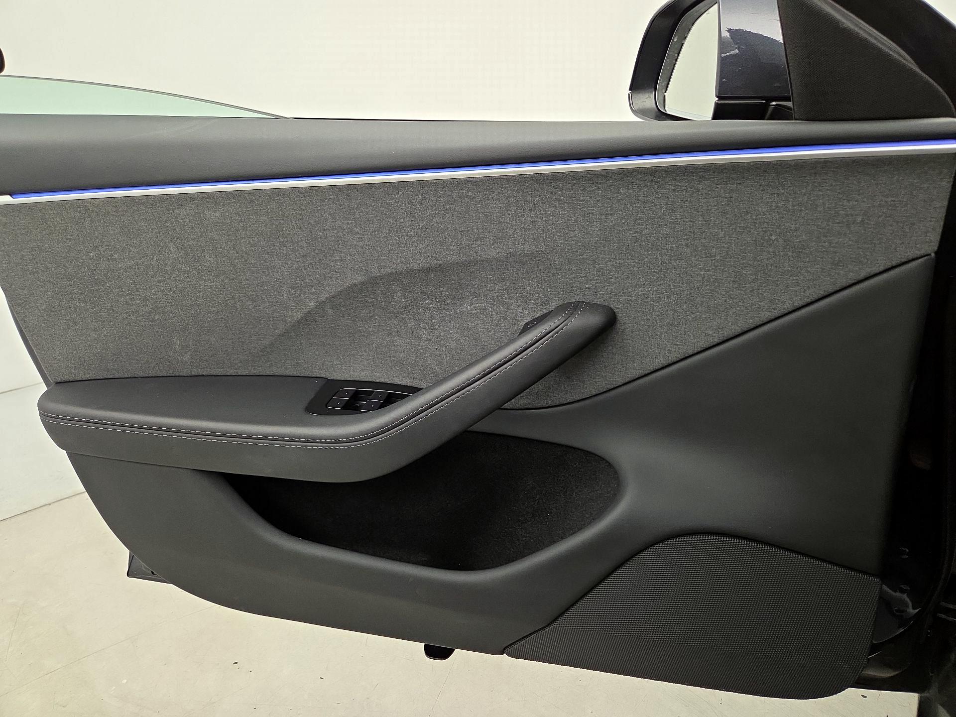 Thumbnail: 2025 Tesla Model 3 - 12