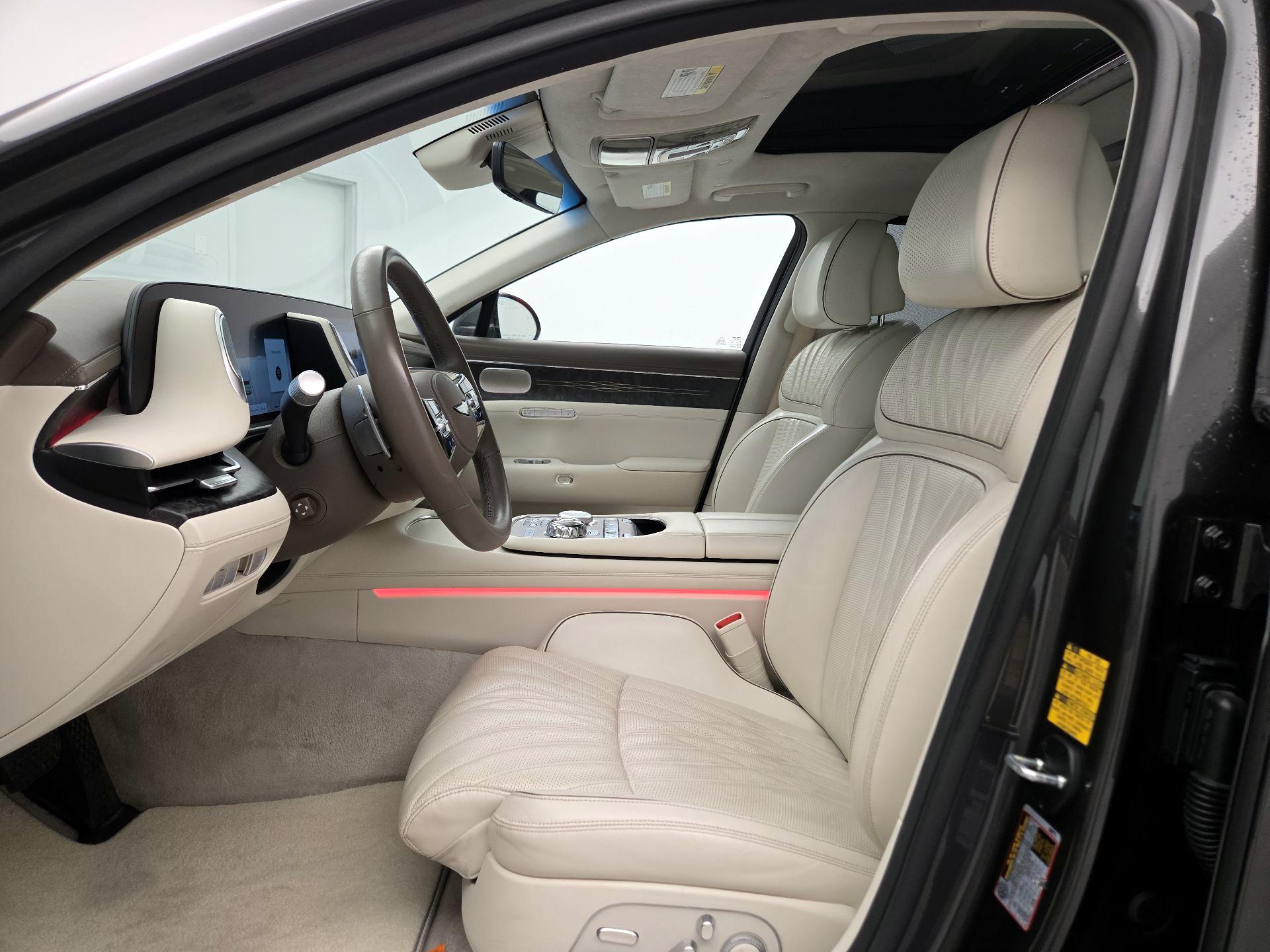 Thumbnail: 2023 Genesis G90 - 11