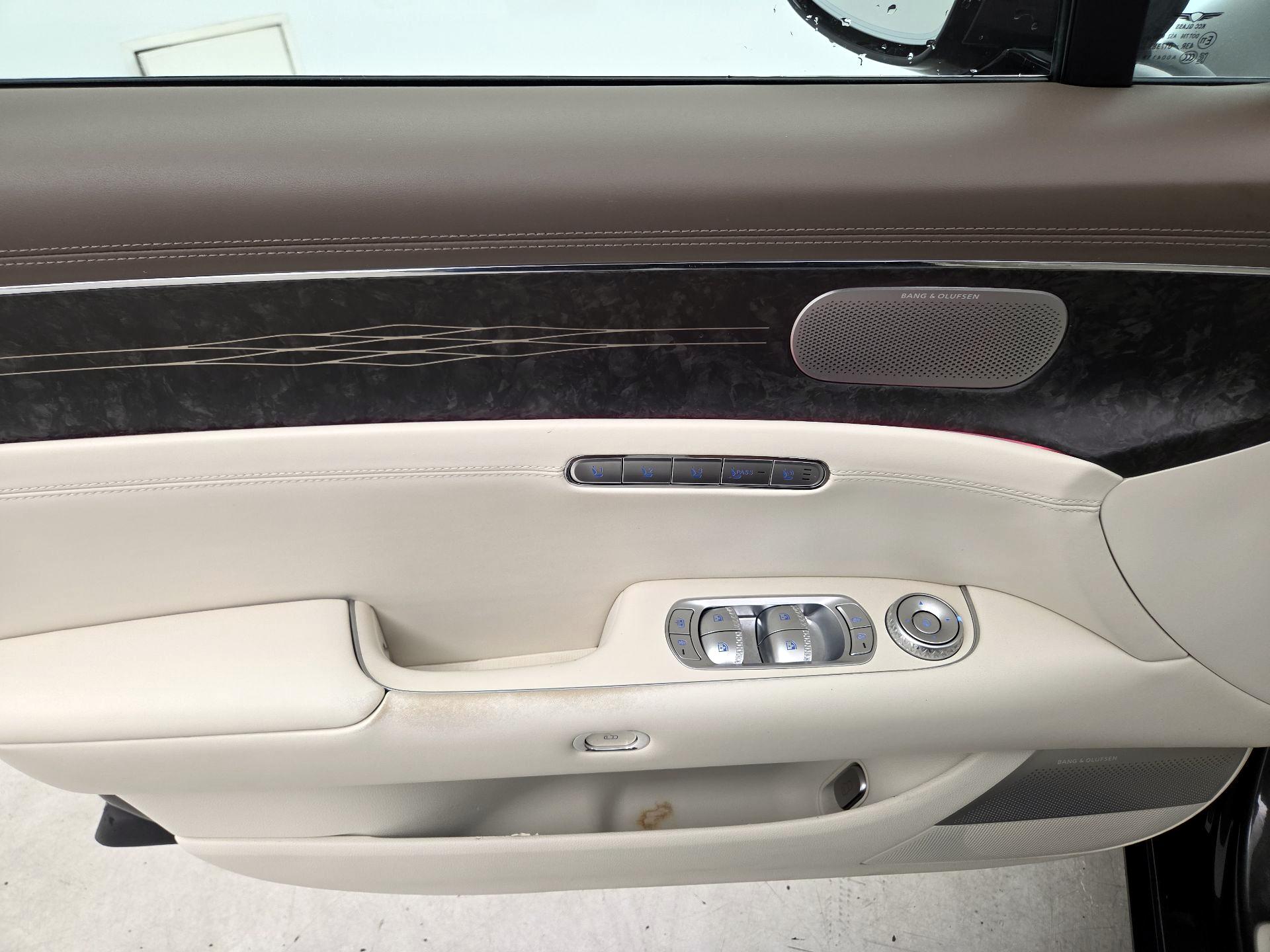 Thumbnail: 2023 Genesis G90 - 12