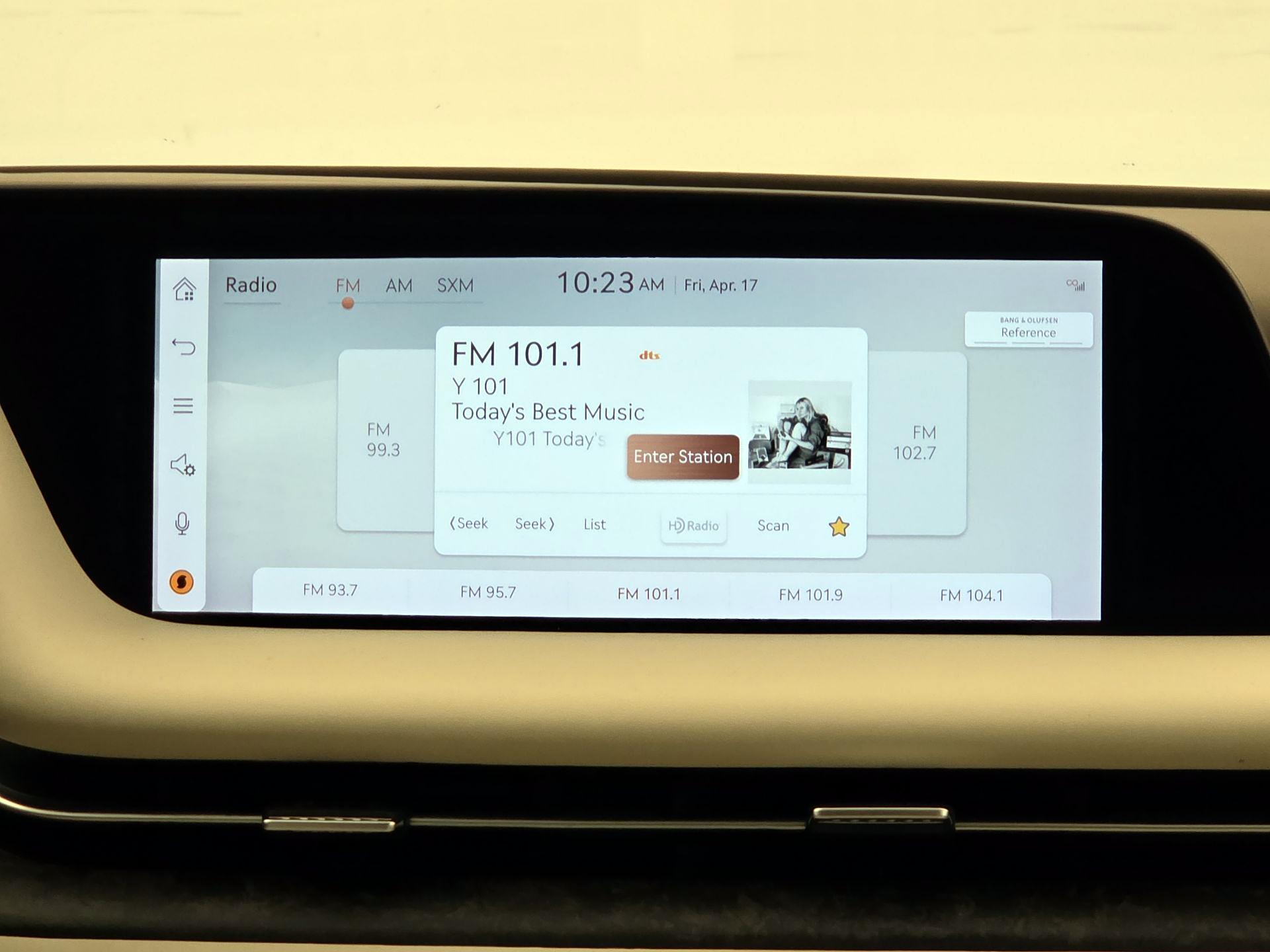 Thumbnail: 2023 Genesis G90 - 16