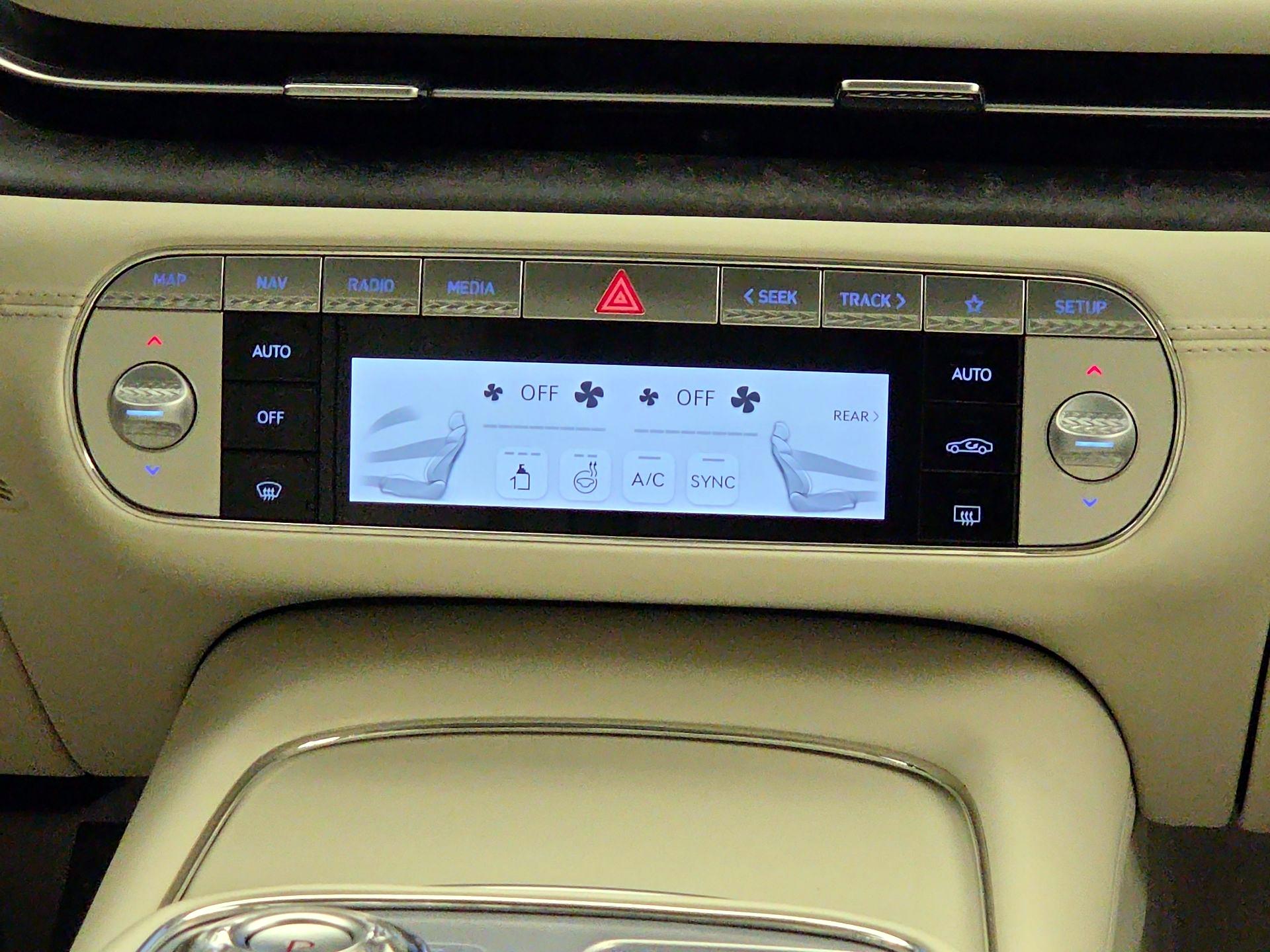 Thumbnail: 2023 Genesis G90 - 17