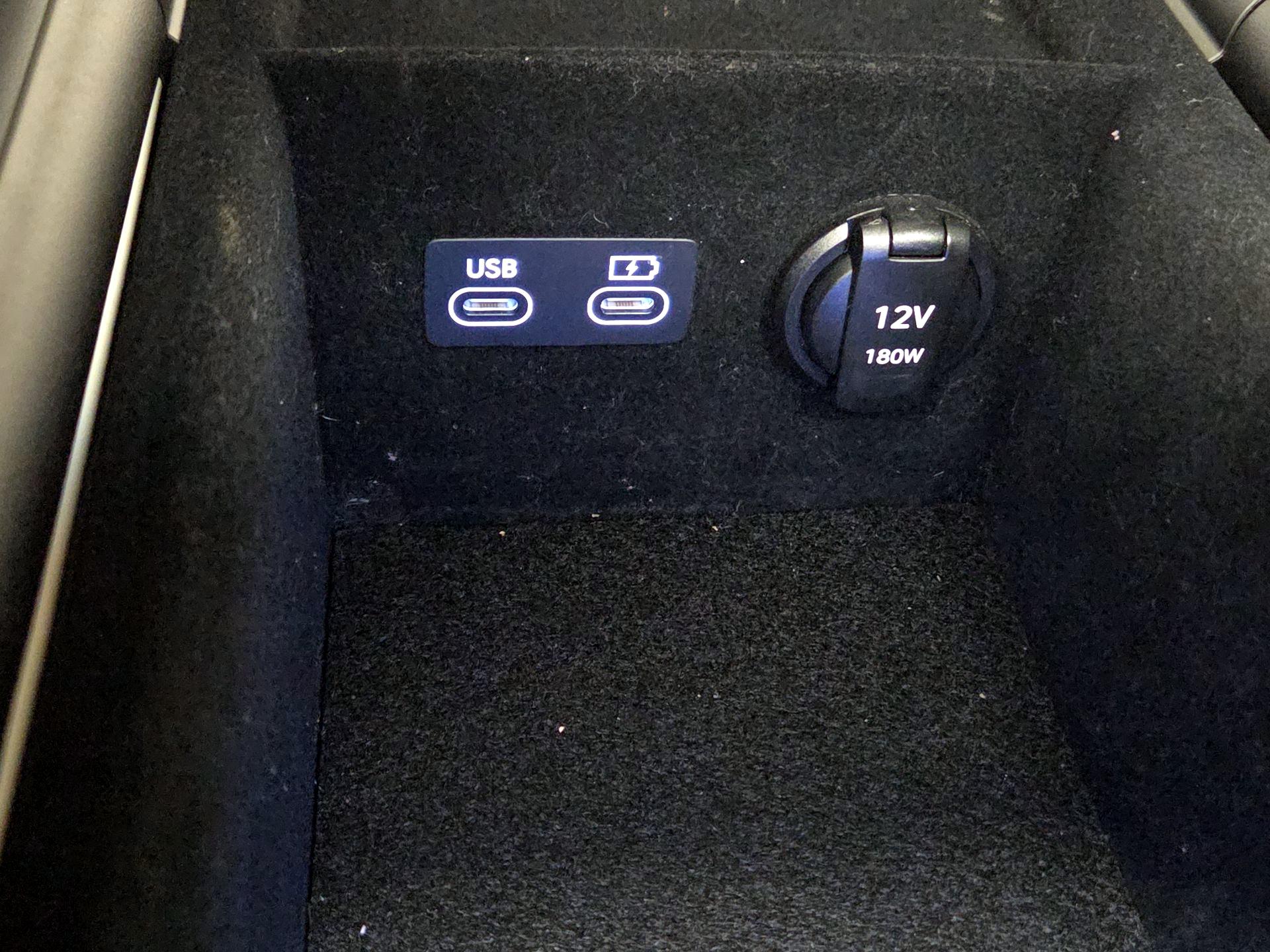 Thumbnail: 2023 Genesis G90 - 19