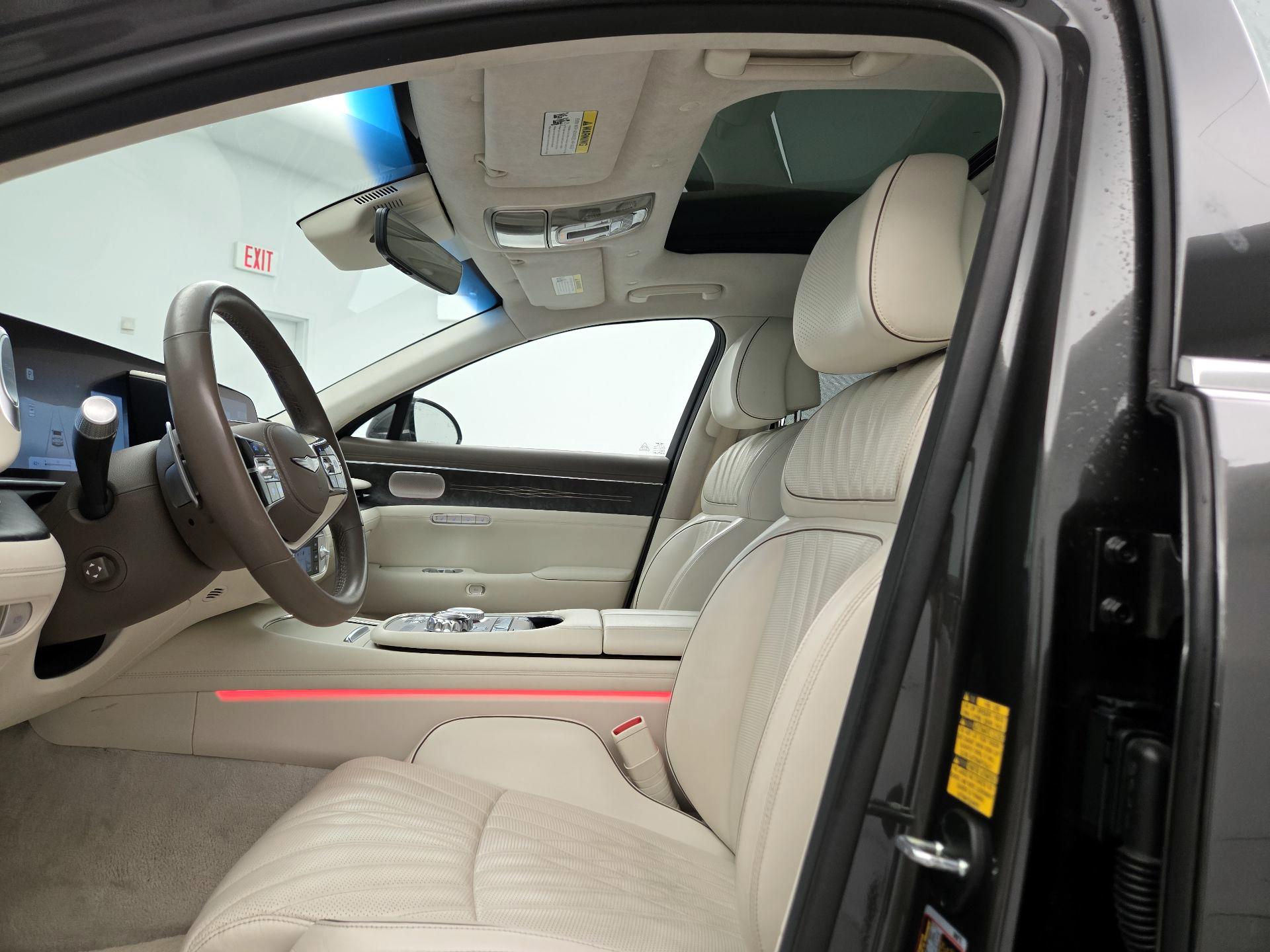 Thumbnail: 2023 Genesis G90 - 20