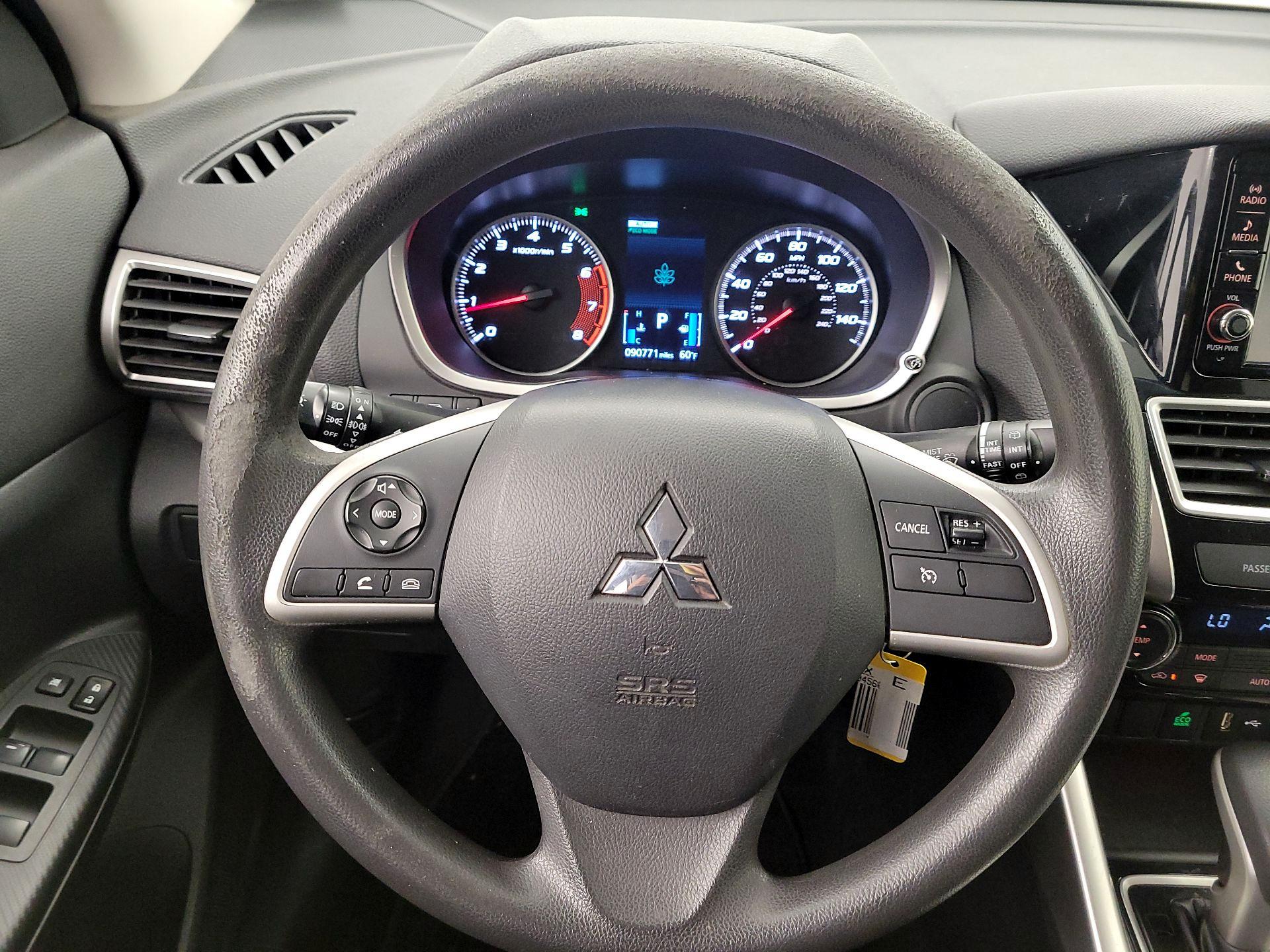 Thumbnail: 2019 Mitsubishi Eclipse Cross - 10