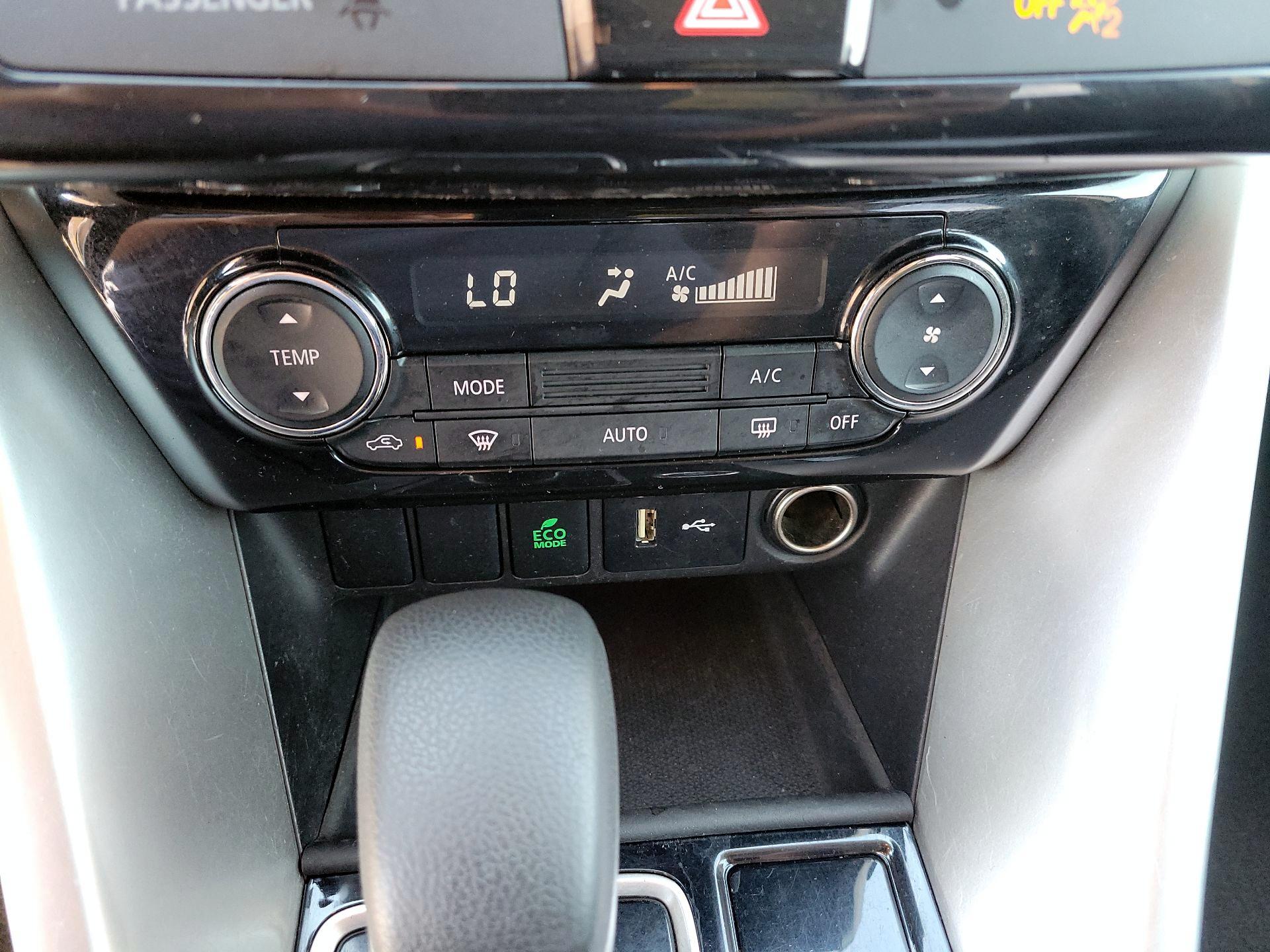 Thumbnail: 2019 Mitsubishi Eclipse Cross - 16