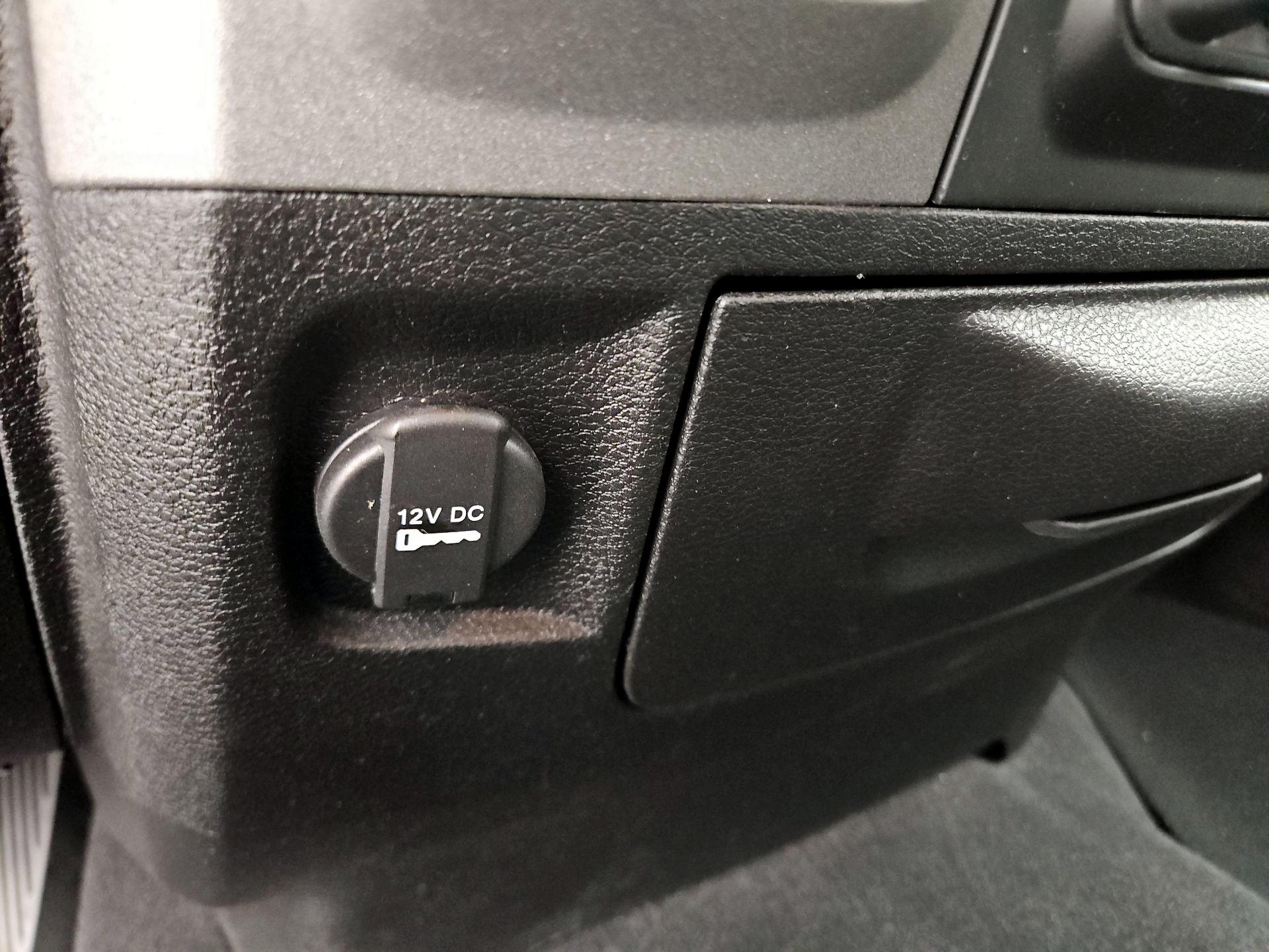Thumbnail: 2019 RAM 1500 Classic - 18