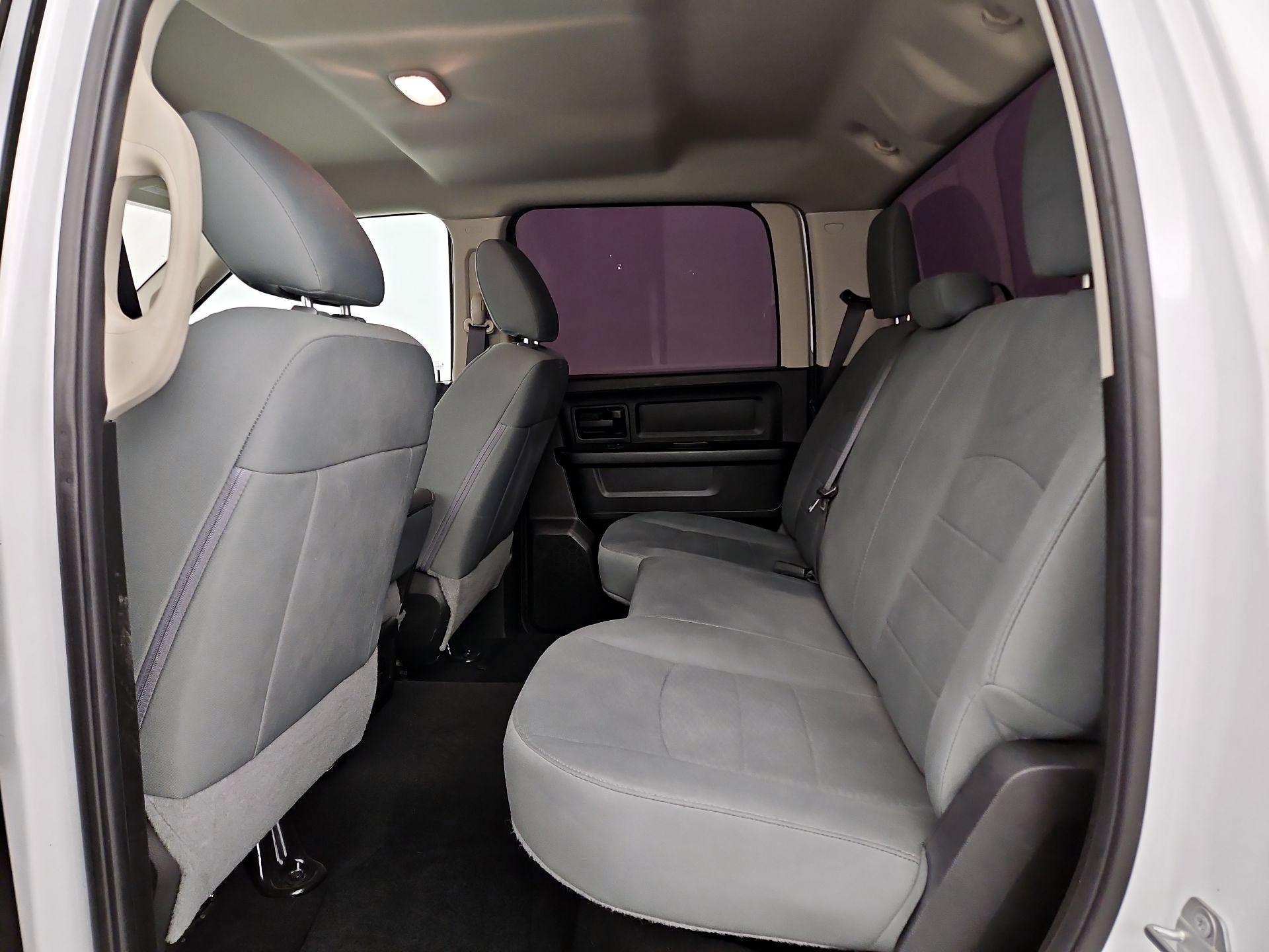 Thumbnail: 2019 RAM 1500 Classic - 19
