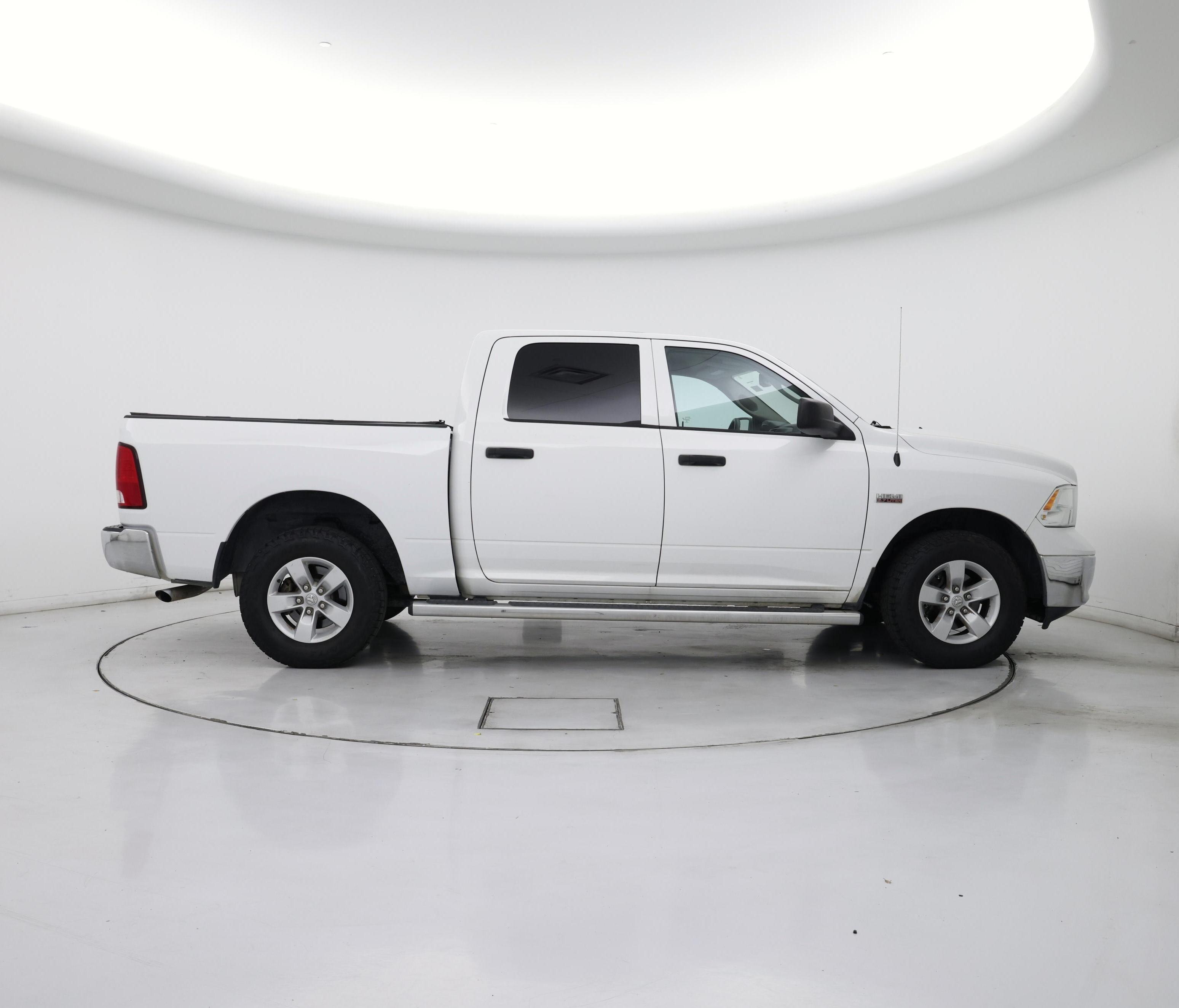 Thumbnail: 2019 RAM 1500 Classic - 7