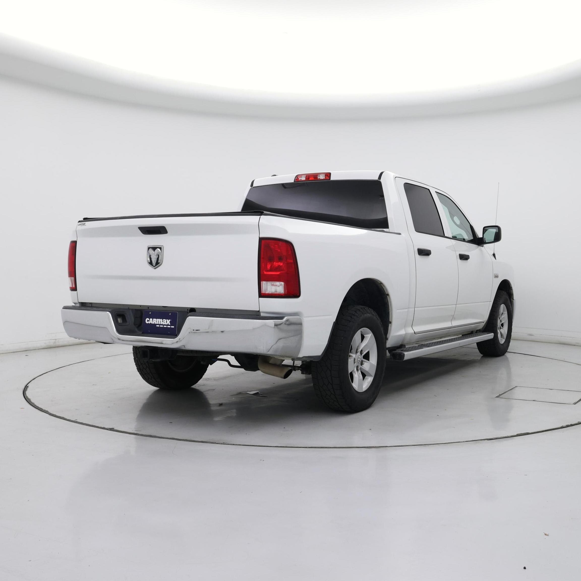 Thumbnail: 2019 RAM 1500 Classic - 8