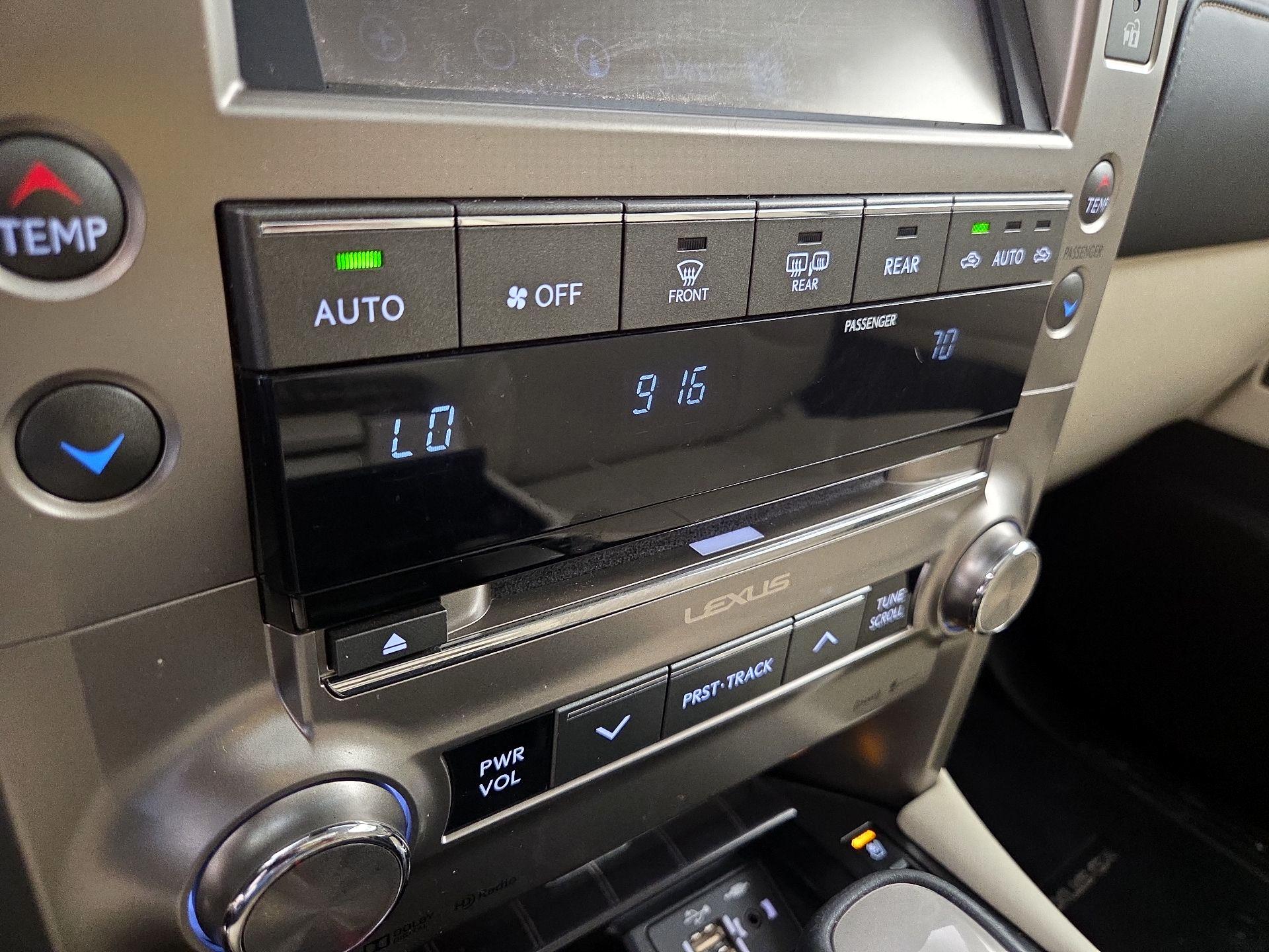 Thumbnail: 2020 Lexus GX - 17
