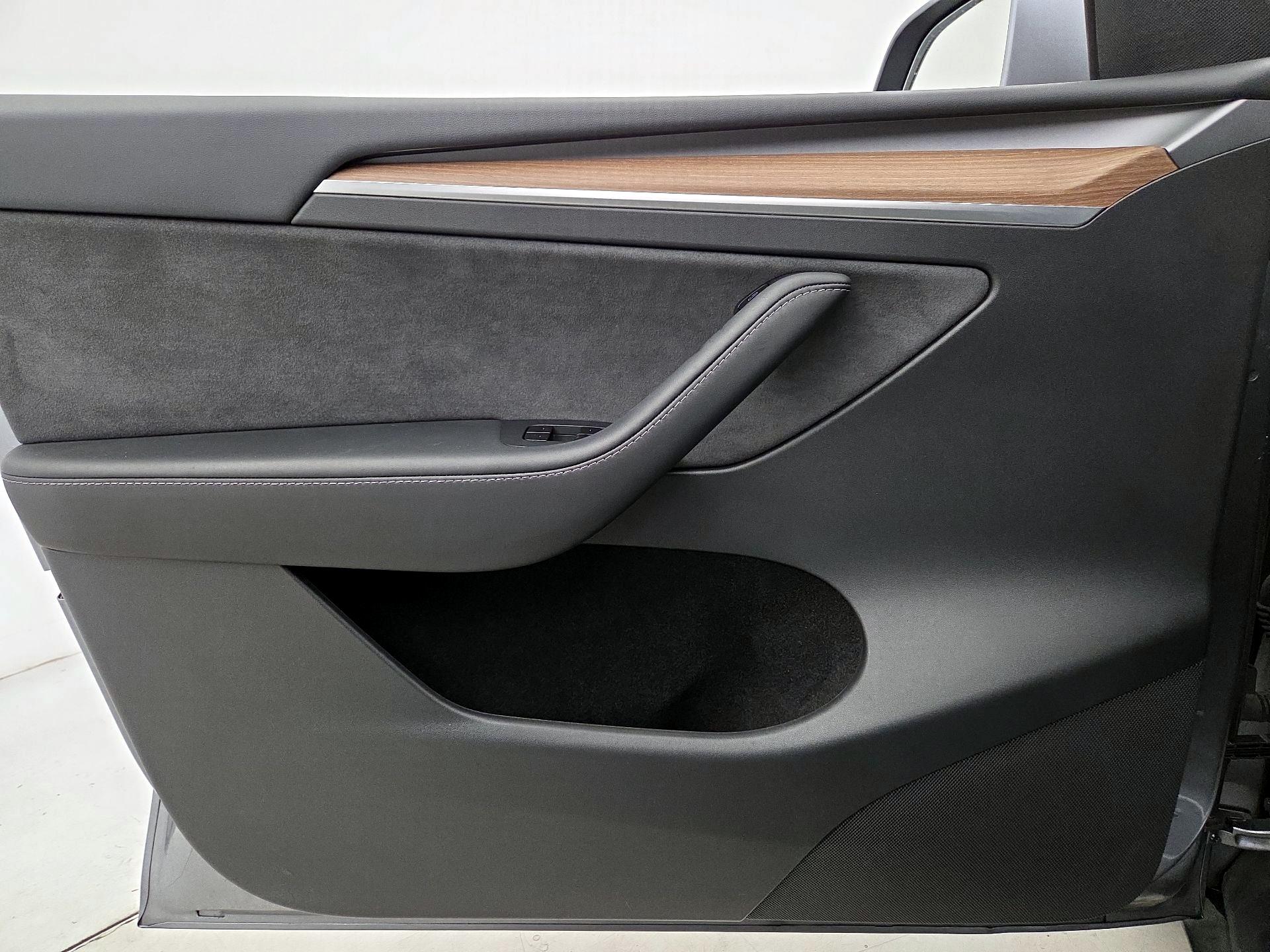 Thumbnail: 2025 Tesla Model Y - 12