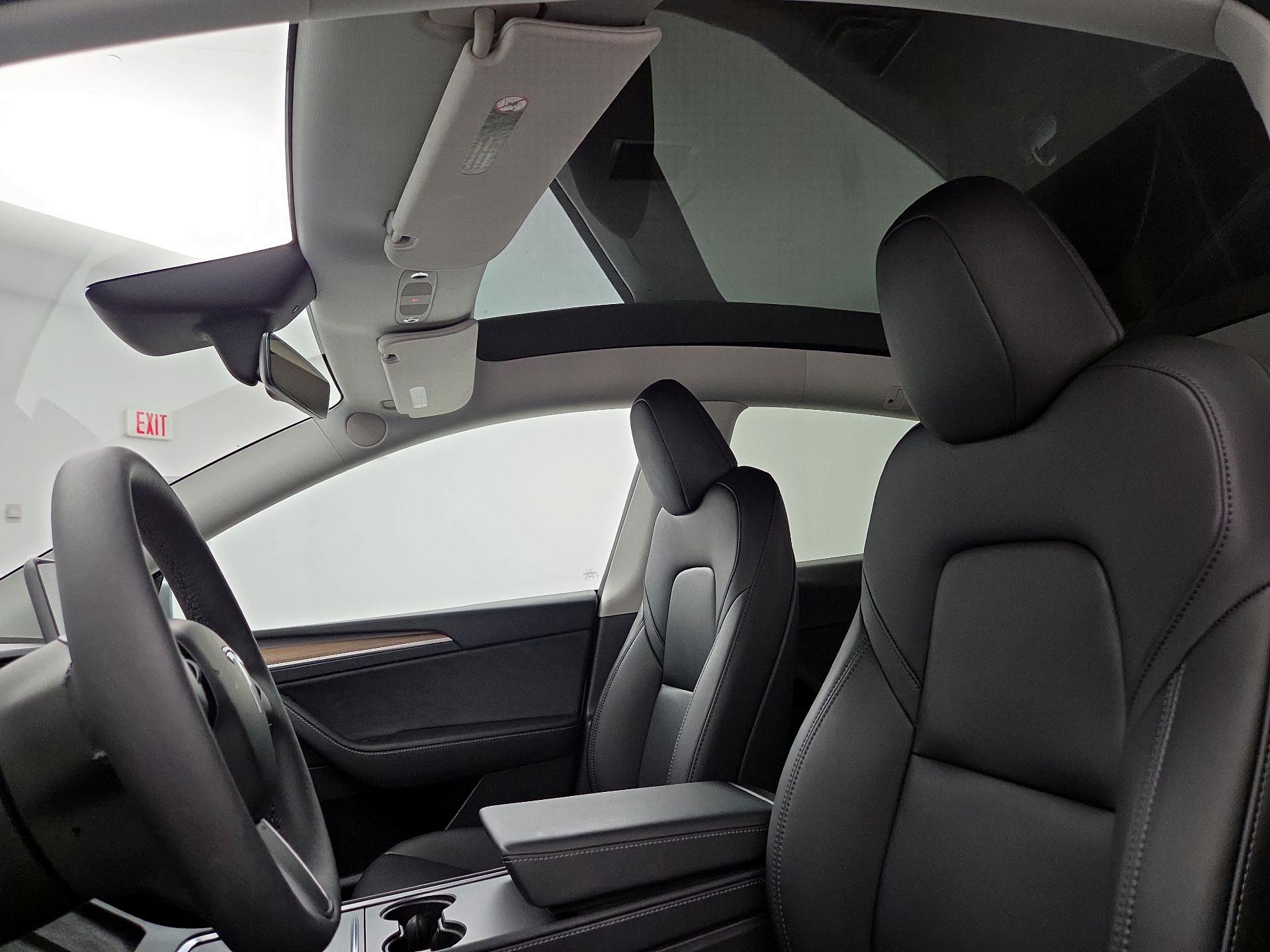 Thumbnail: 2025 Tesla Model Y - 18