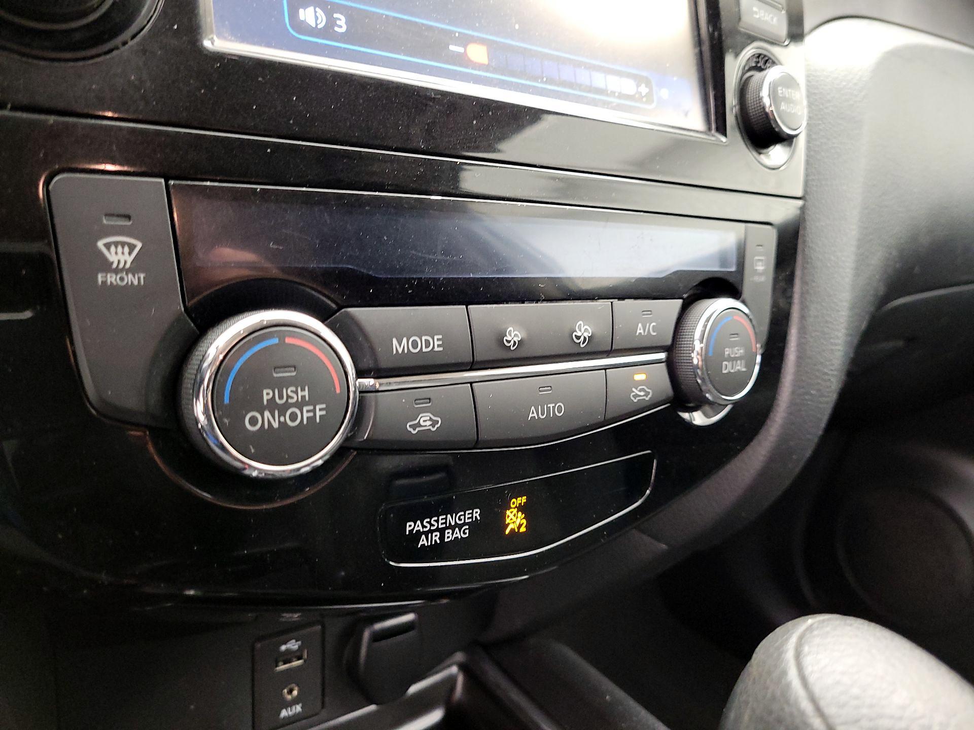 Thumbnail: 2016 Nissan Rogue - 16