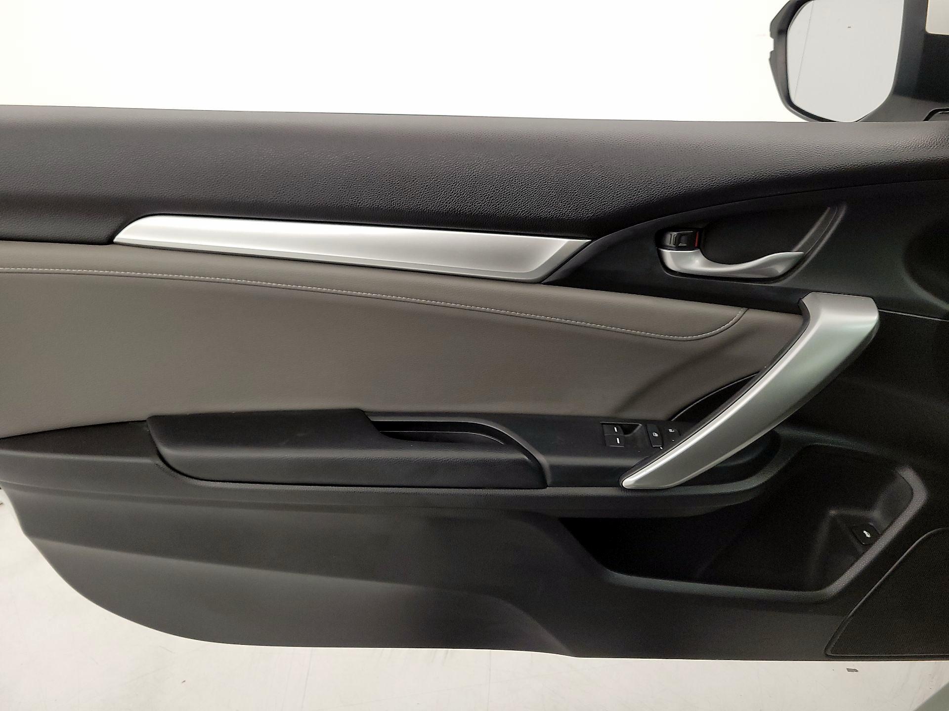 Thumbnail: 2016 Honda Civic - 12
