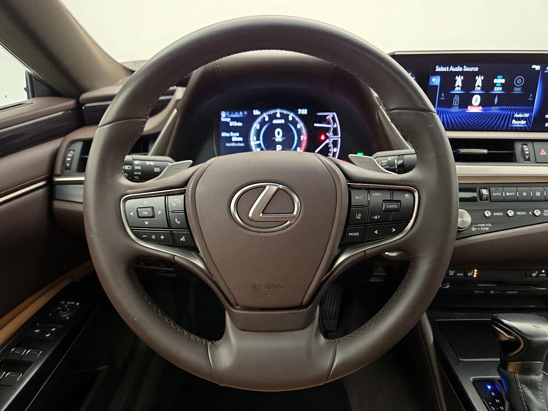 Thumbnail: 2021 Lexus ES - 10