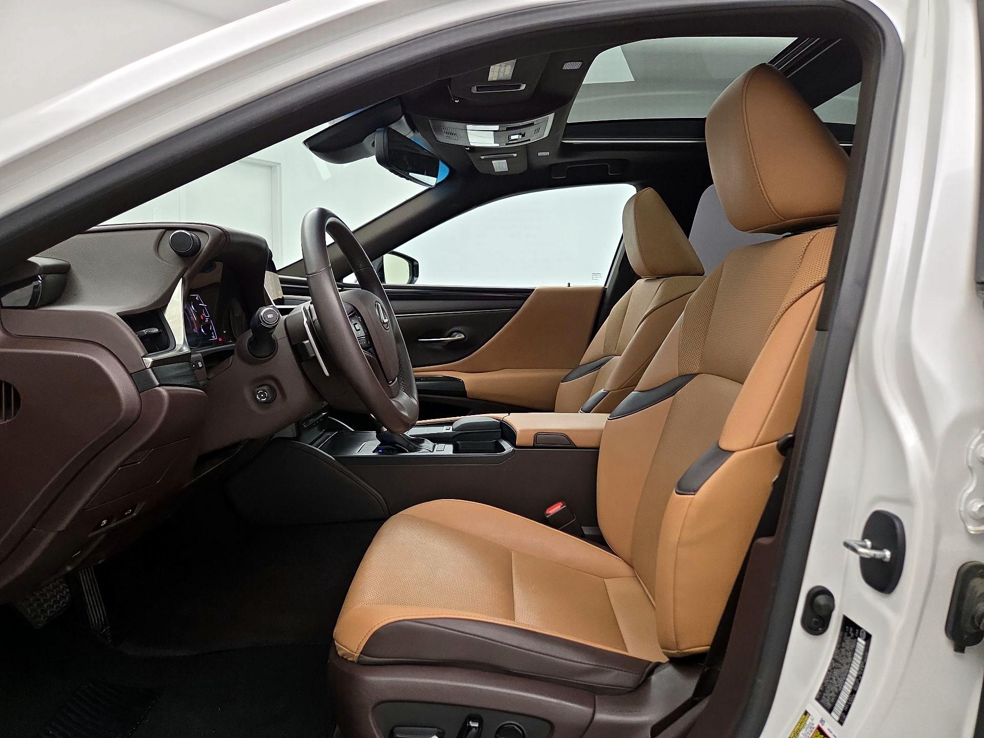 Thumbnail: 2021 Lexus ES - 11