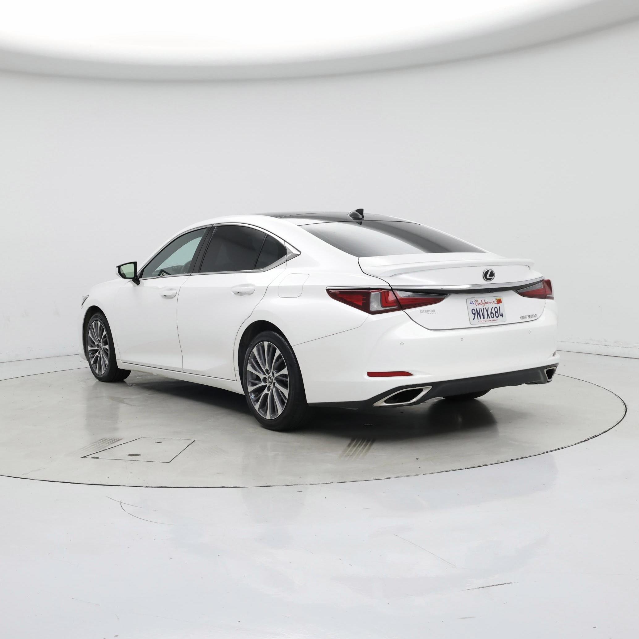 Thumbnail: 2021 Lexus ES - 2