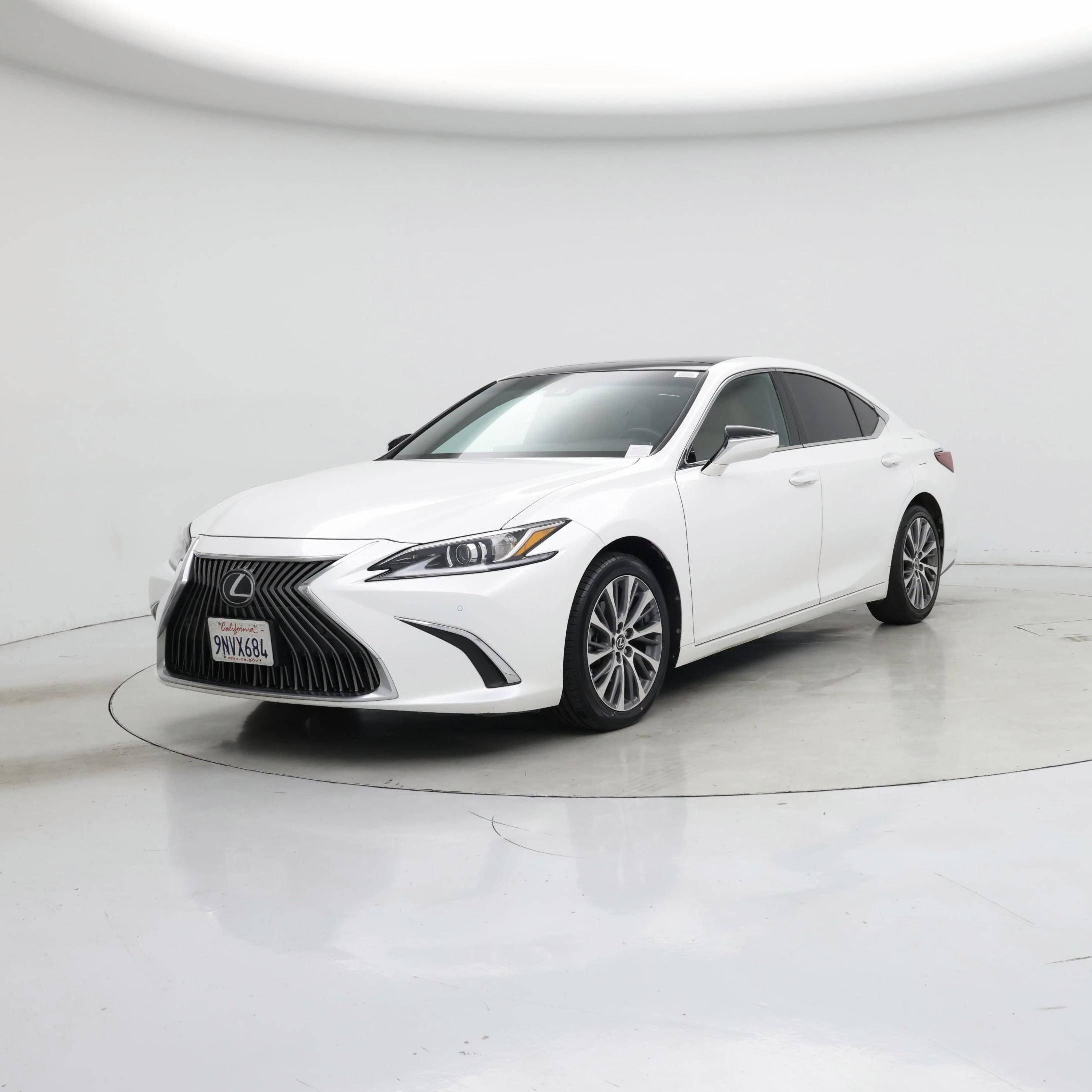 Thumbnail: 2021 Lexus ES - 4