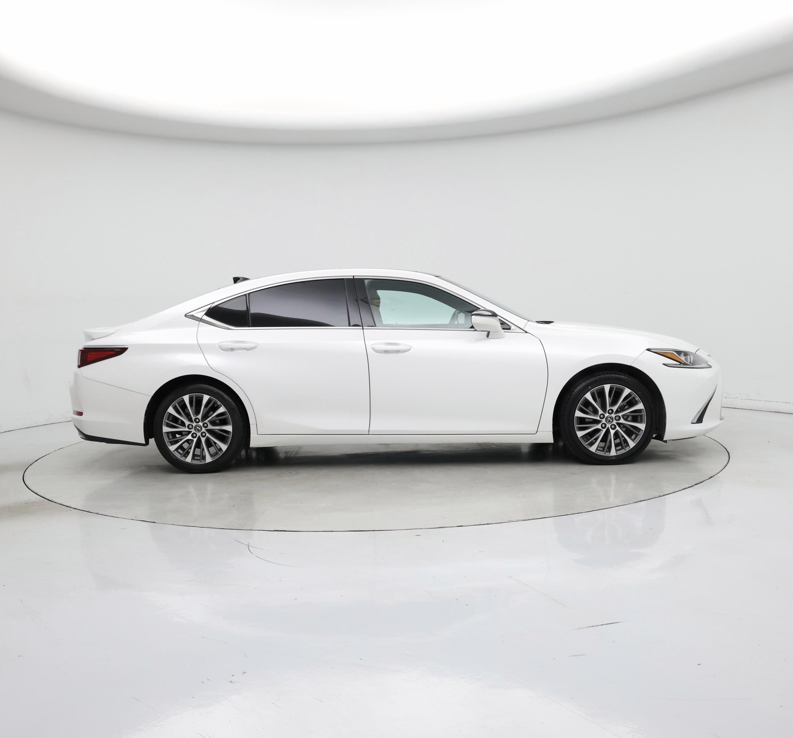 Thumbnail: 2021 Lexus ES - 7