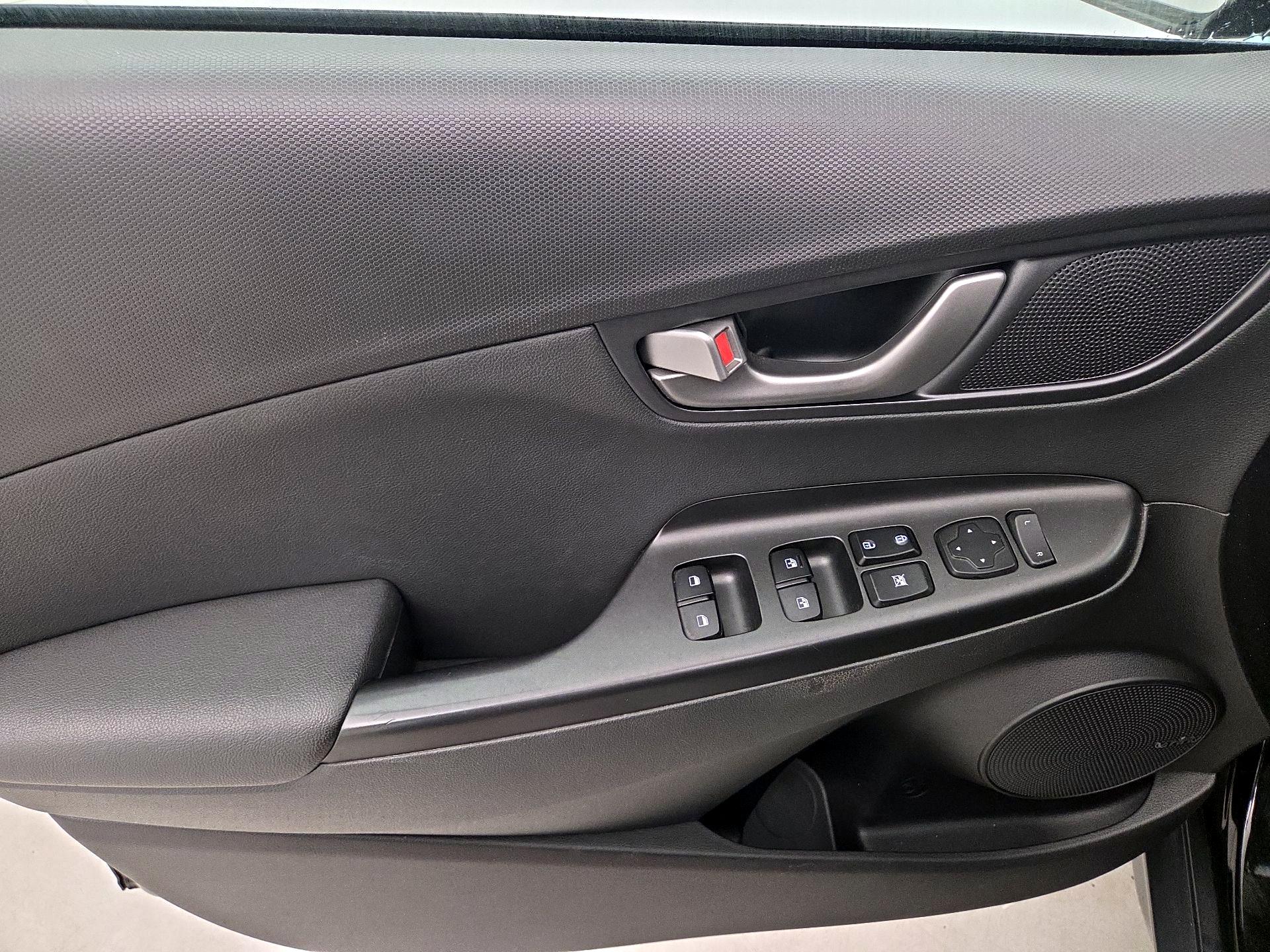 Thumbnail: 2020 Hyundai Kona - 12