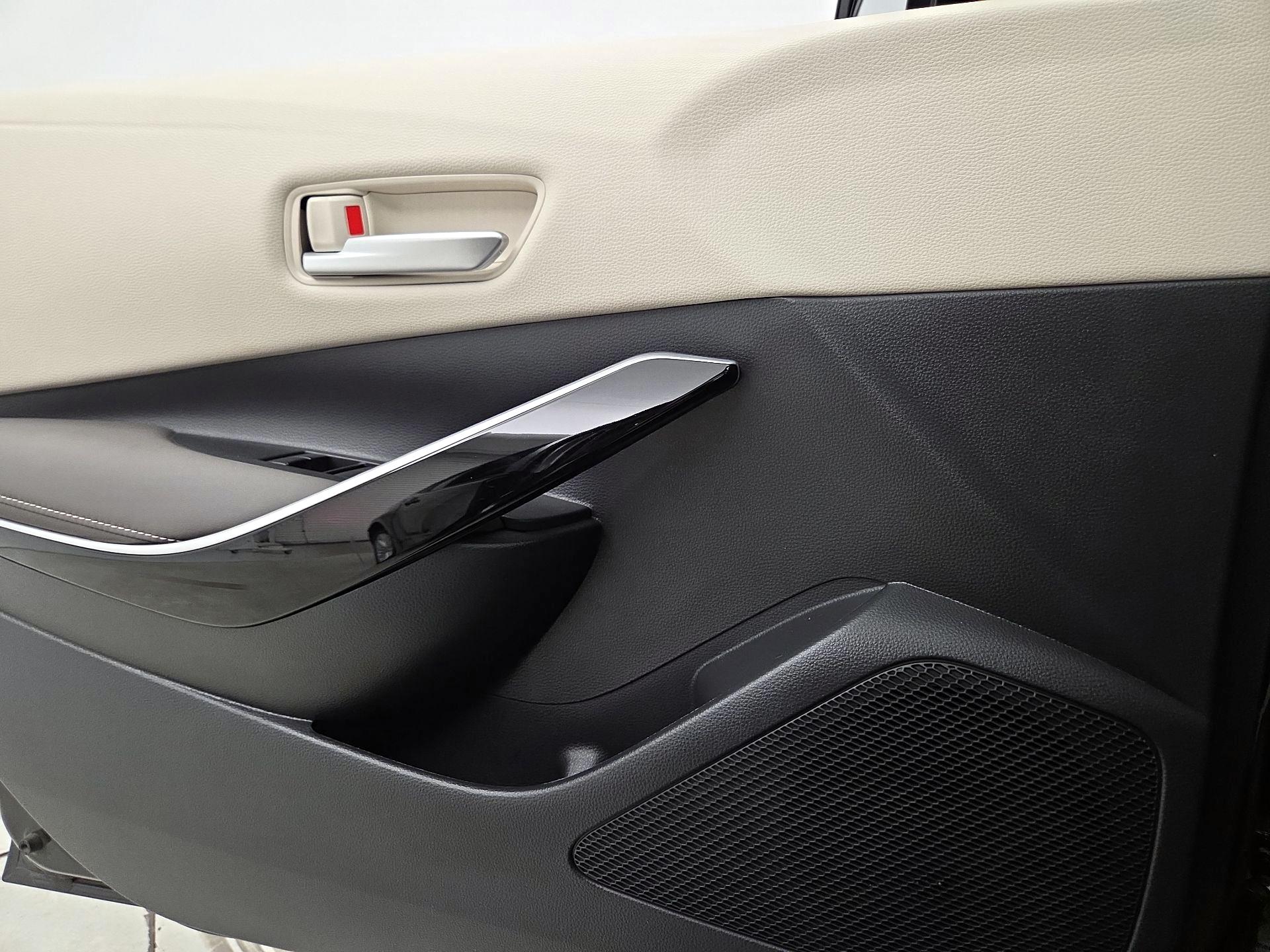 Thumbnail: 2025 Toyota Corolla - 12