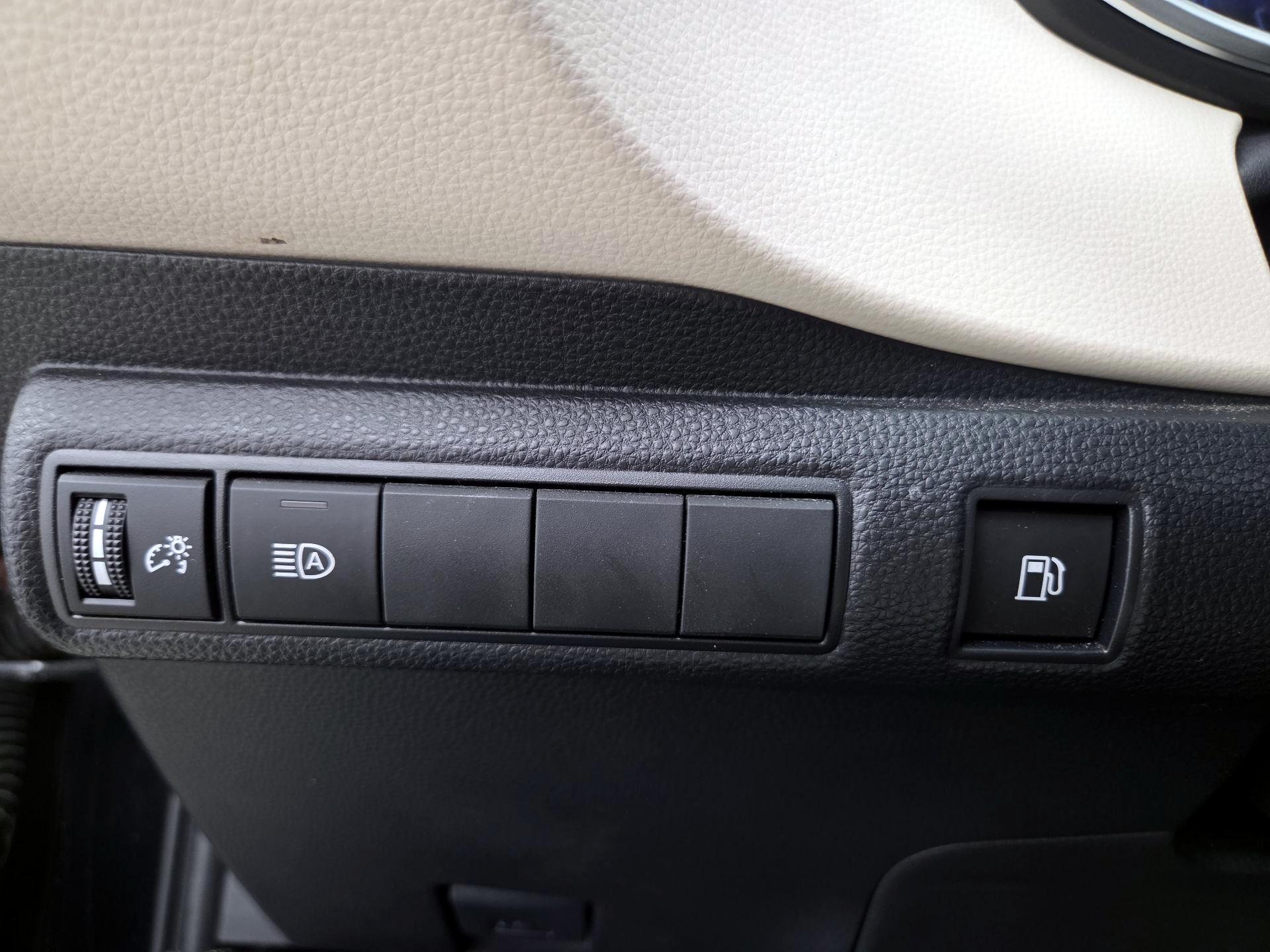 Thumbnail: 2025 Toyota Corolla - 13