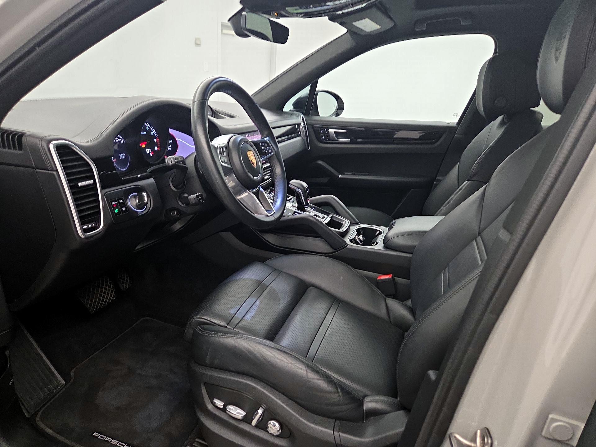 Thumbnail: 2020 Porsche Cayenne - 11