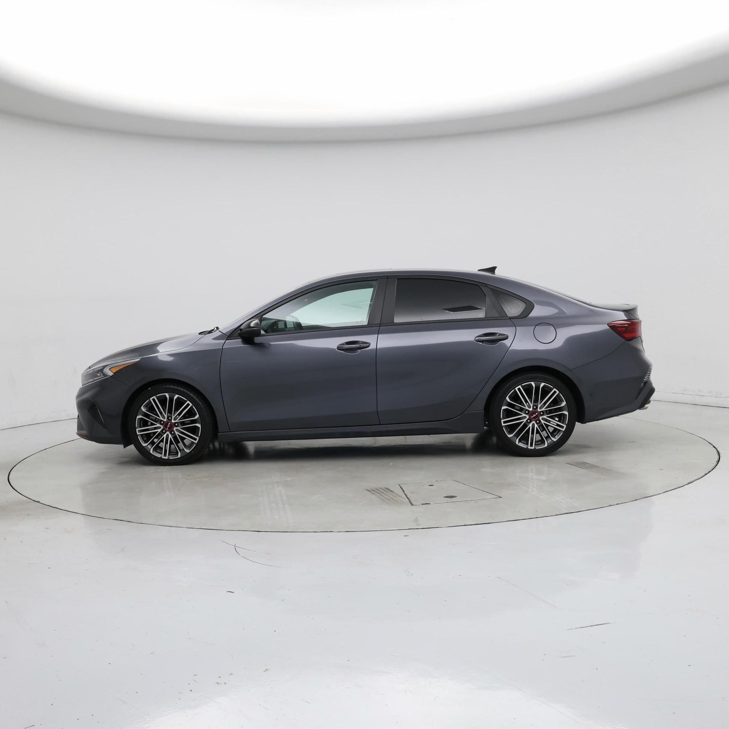 Thumbnail: 2022 Kia Forte - 3