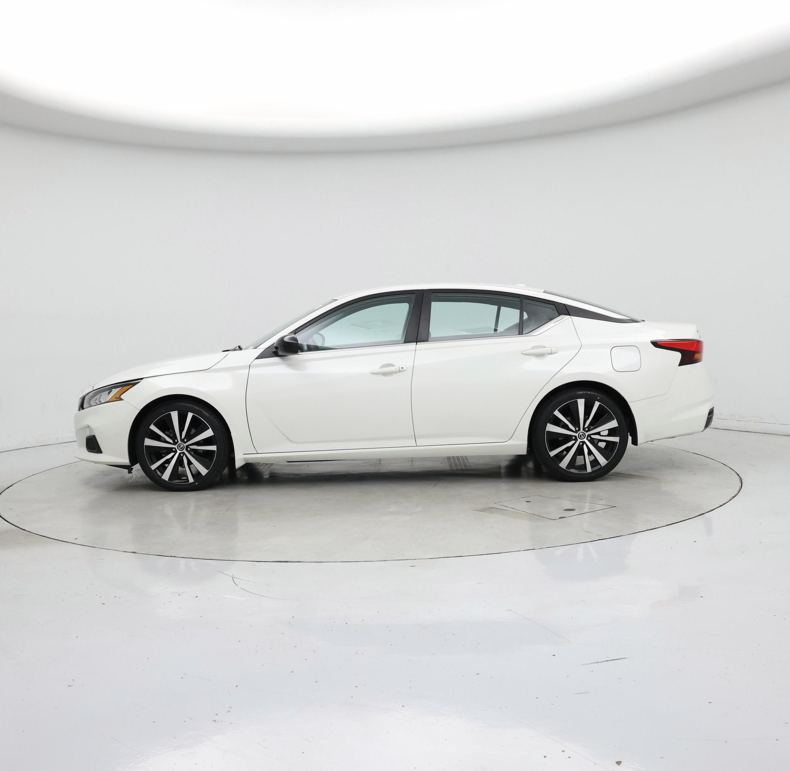 Thumbnail: 2021 Nissan Altima - 3