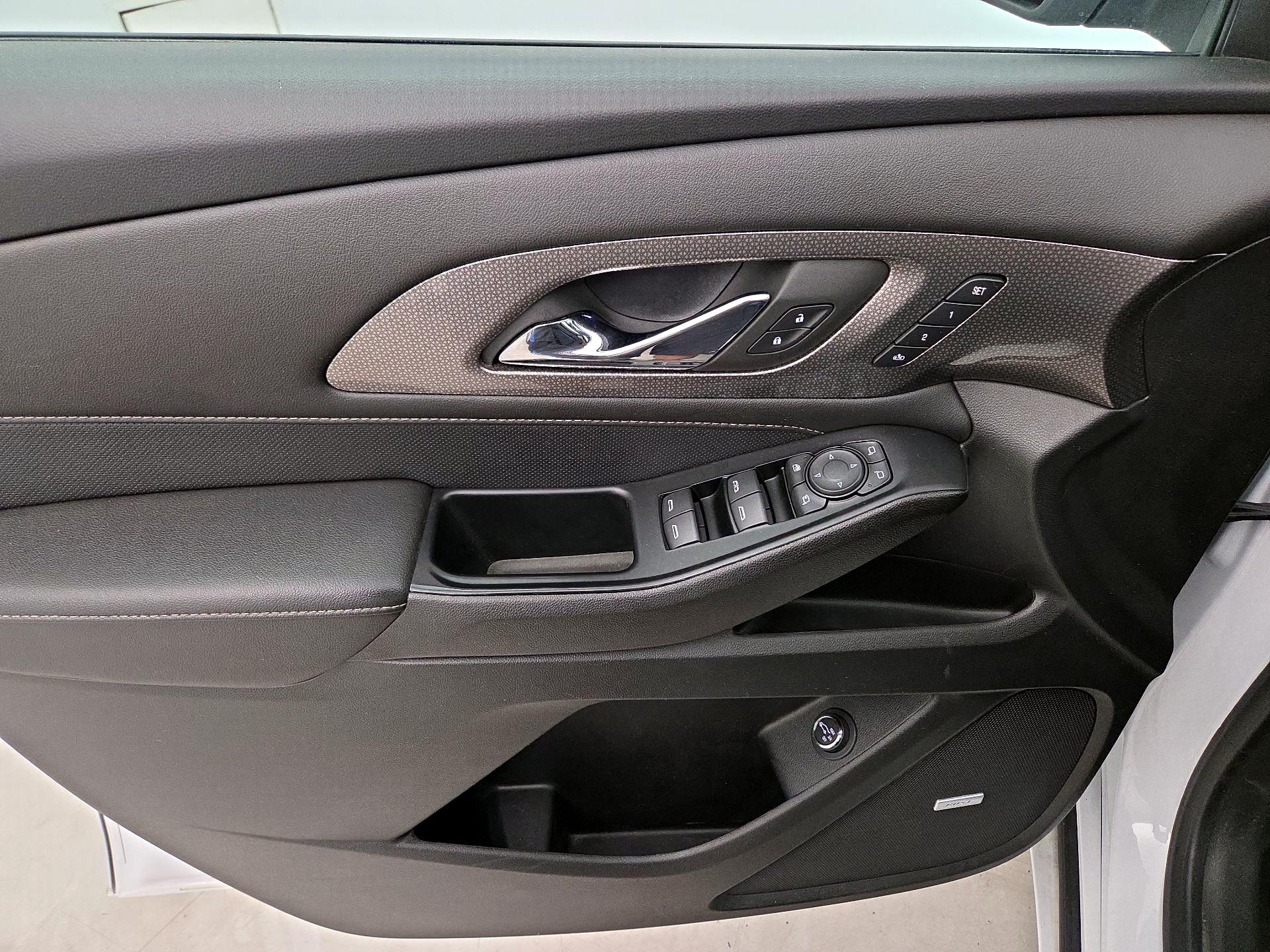 Thumbnail: 2023 Chevrolet Traverse - 12