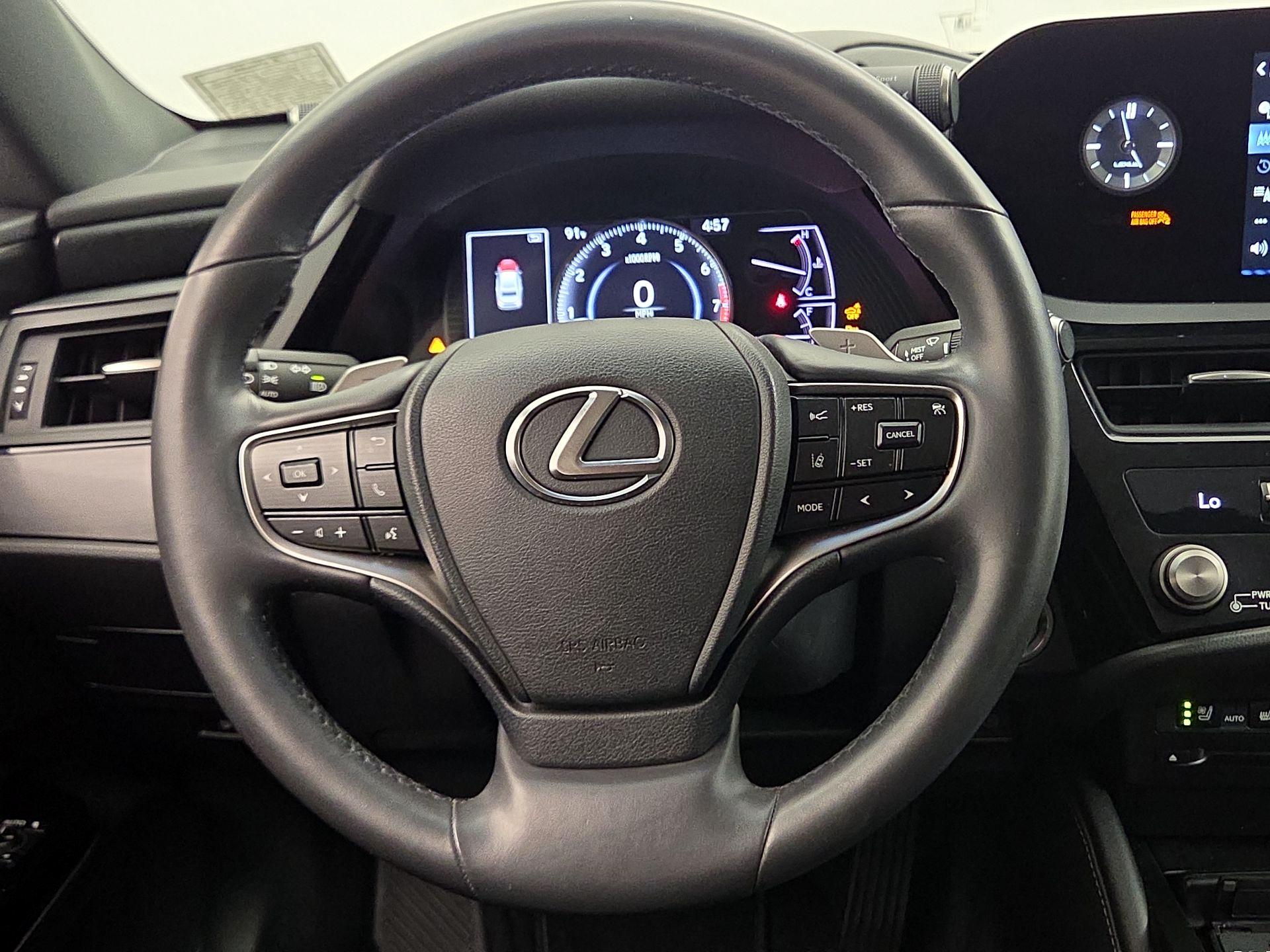 Thumbnail: 2022 Lexus ES - 10