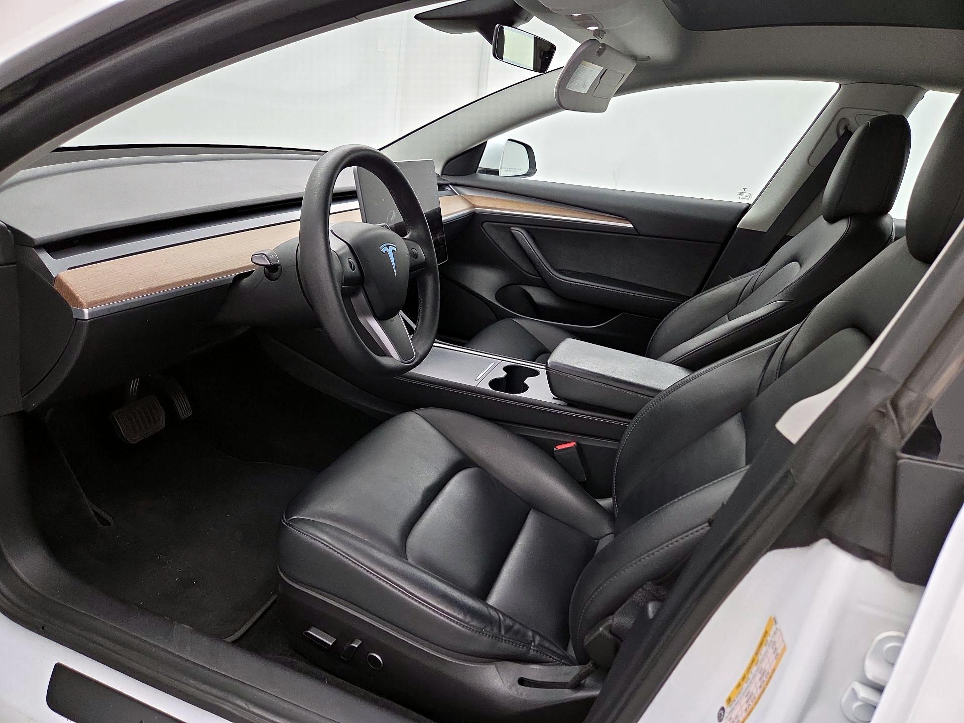 Thumbnail: 2022 Tesla Model 3 - 11