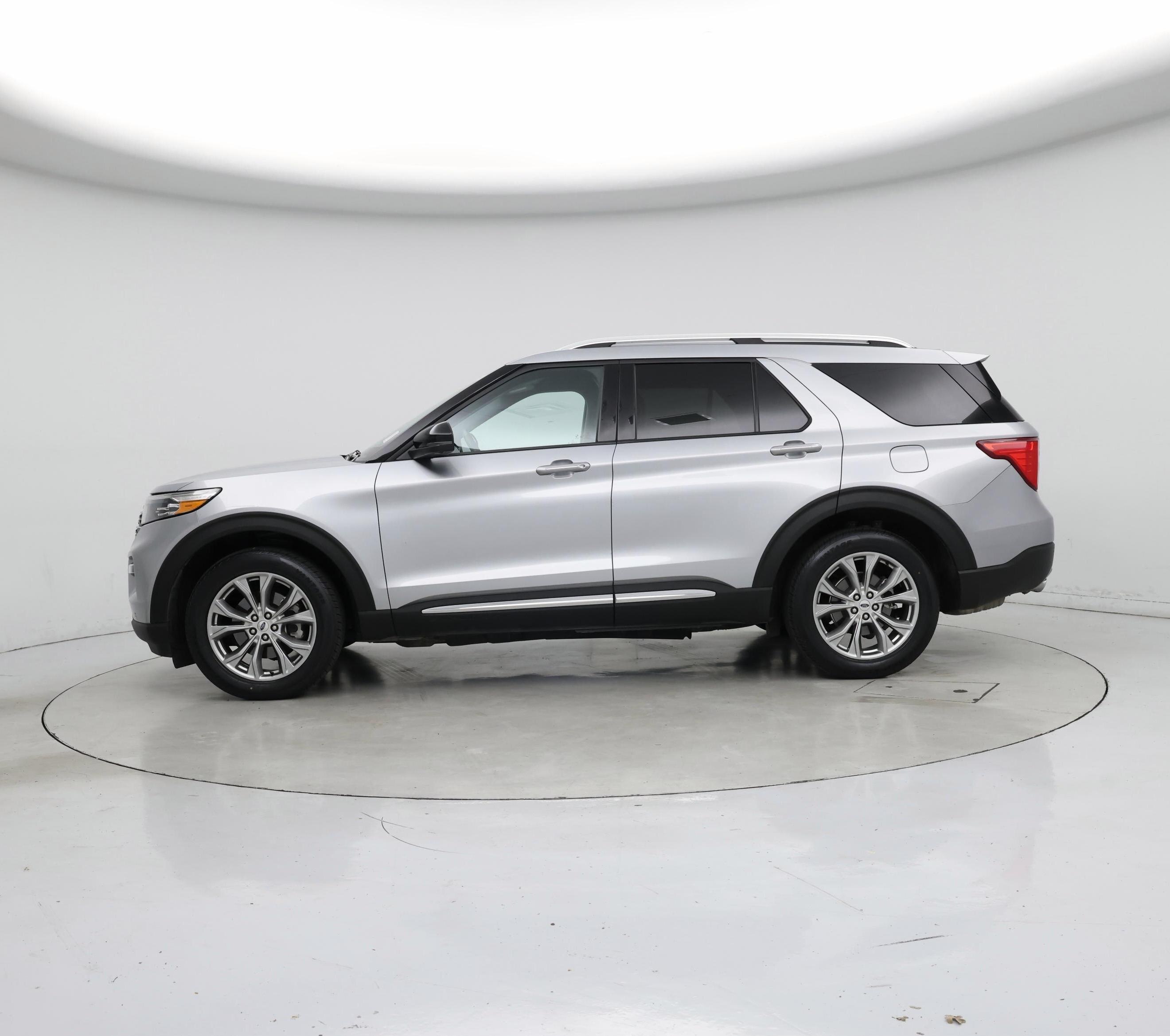 Thumbnail: 2021 Ford Explorer - 3