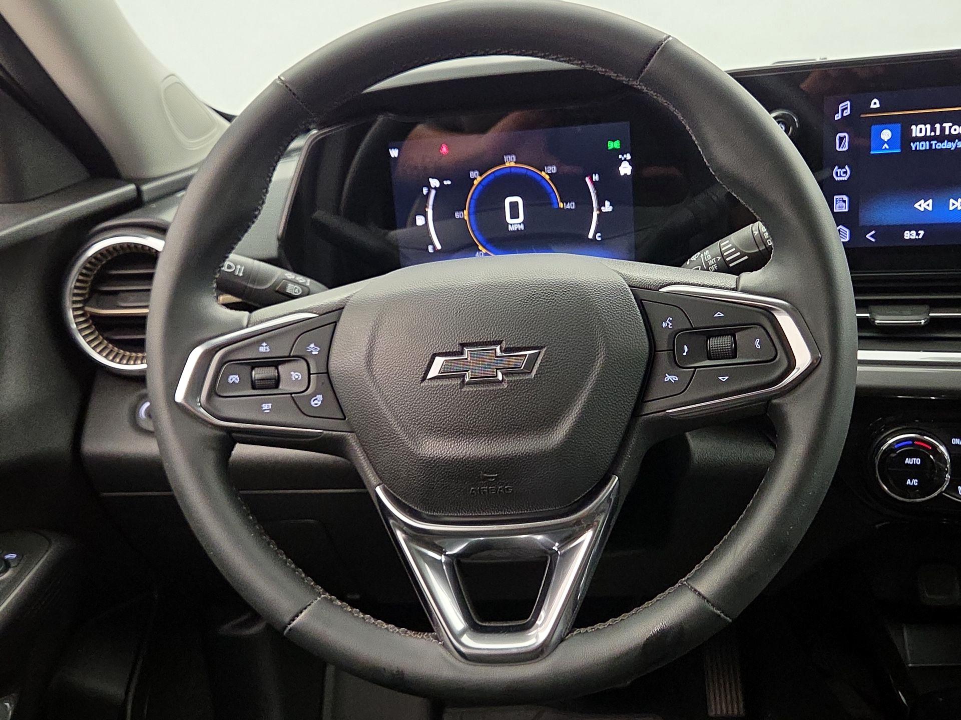 Thumbnail: 2024 Chevrolet Trax - 10