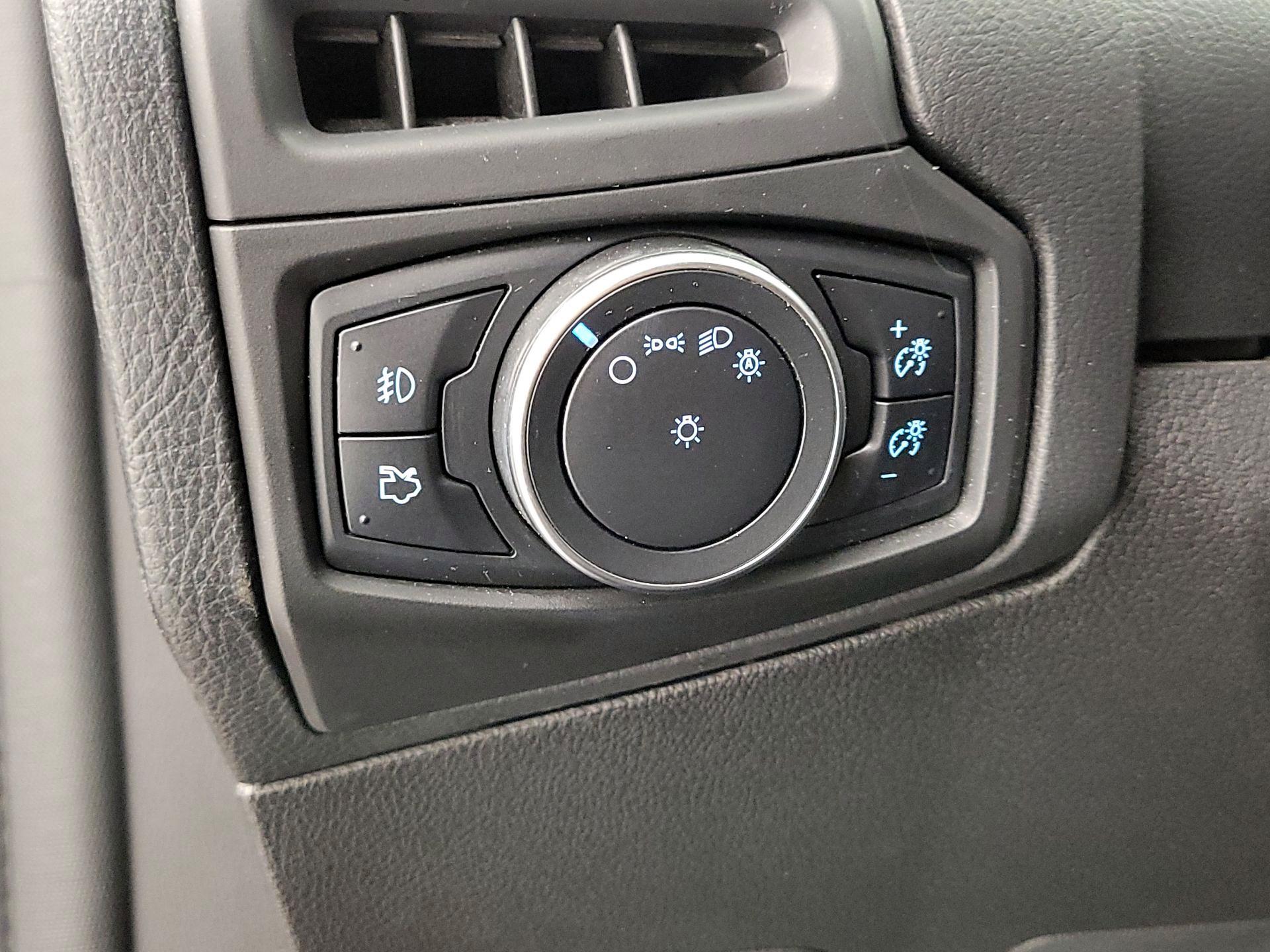 Thumbnail: 2016 Ford Focus - 13