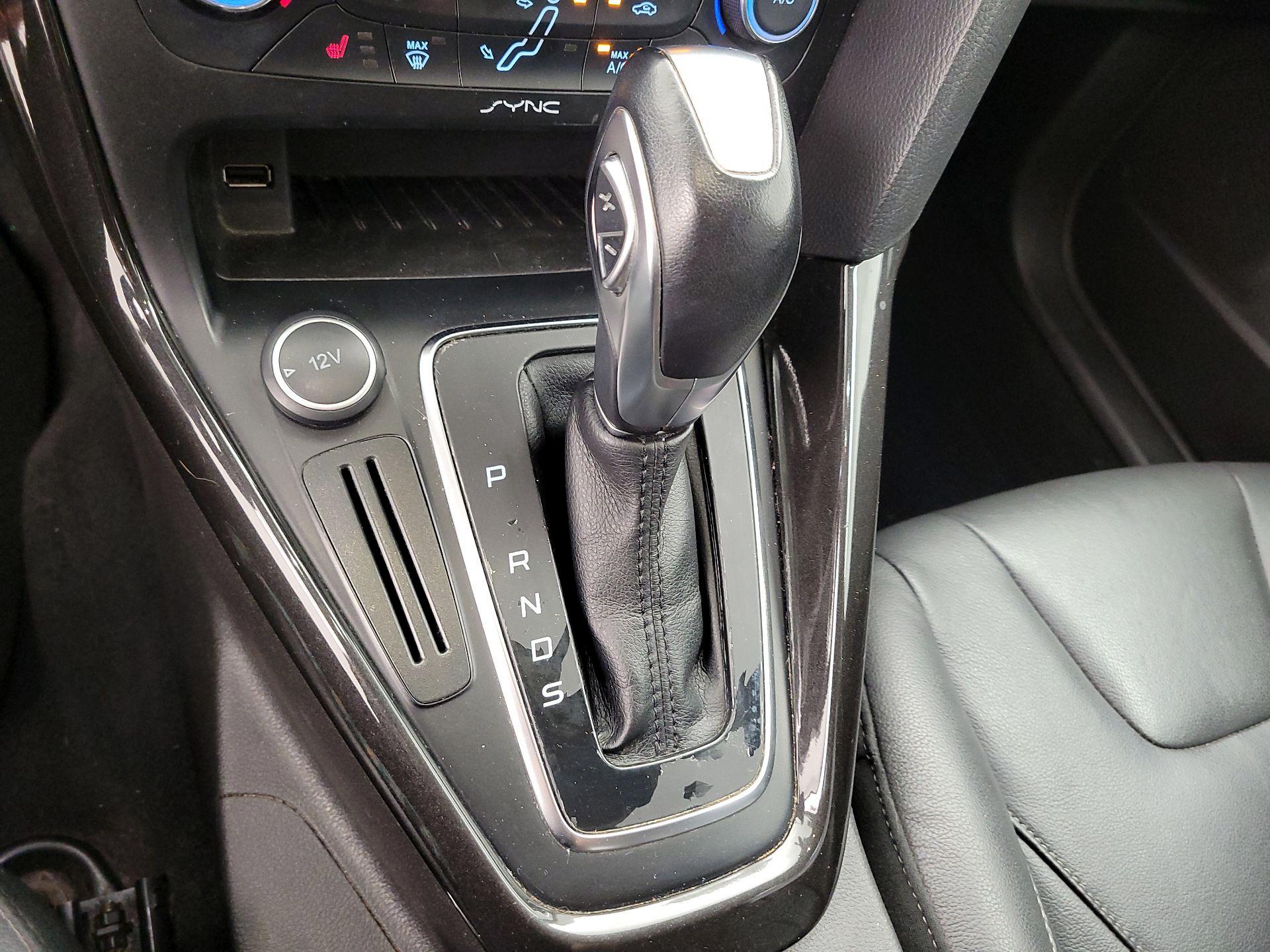 Thumbnail: 2016 Ford Focus - 18