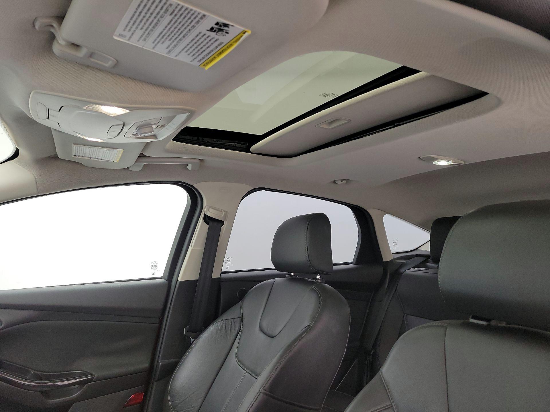 Thumbnail: 2016 Ford Focus - 20