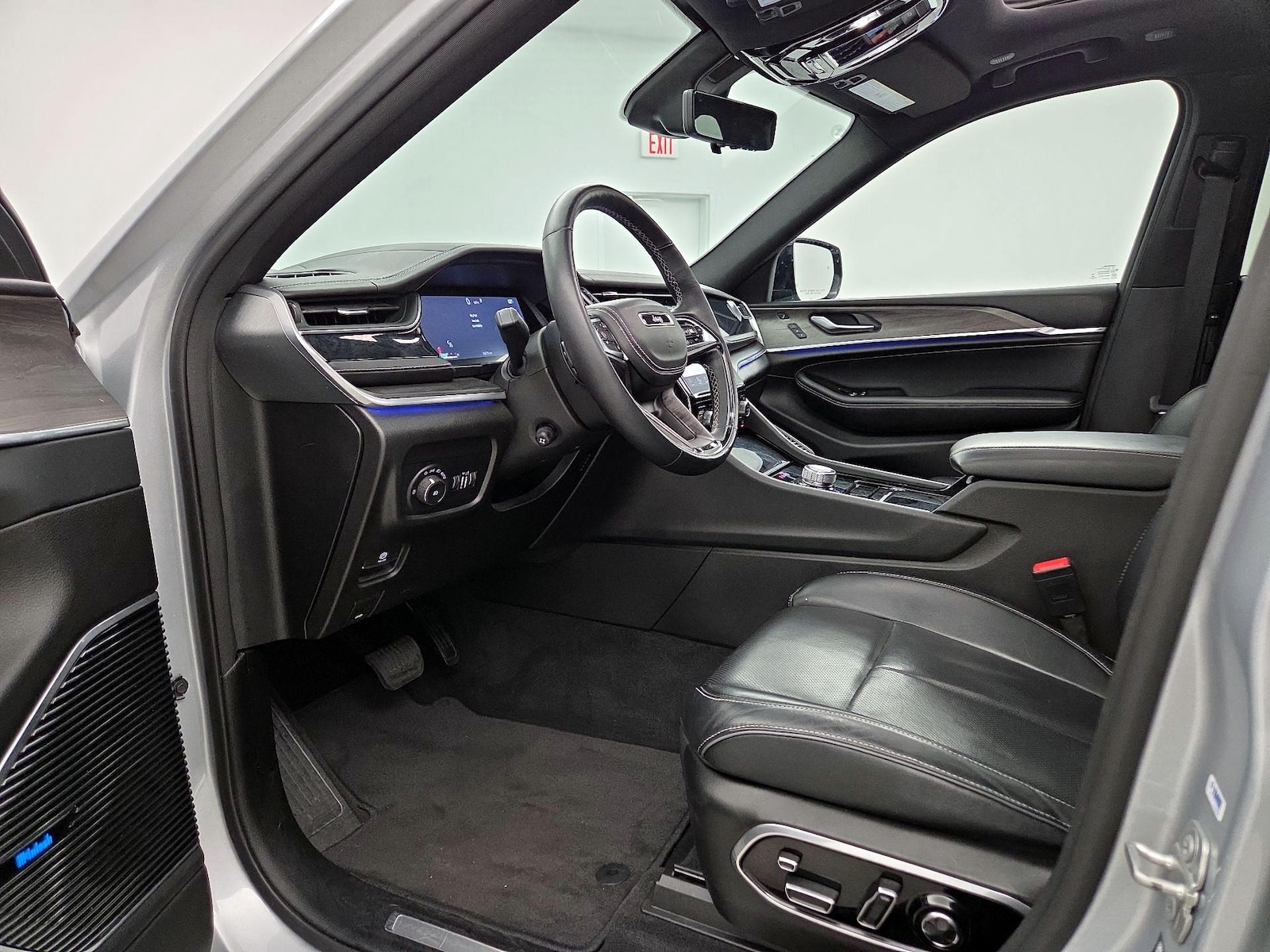 2022 Jeep Grand Cherokee Overland - Photo 12