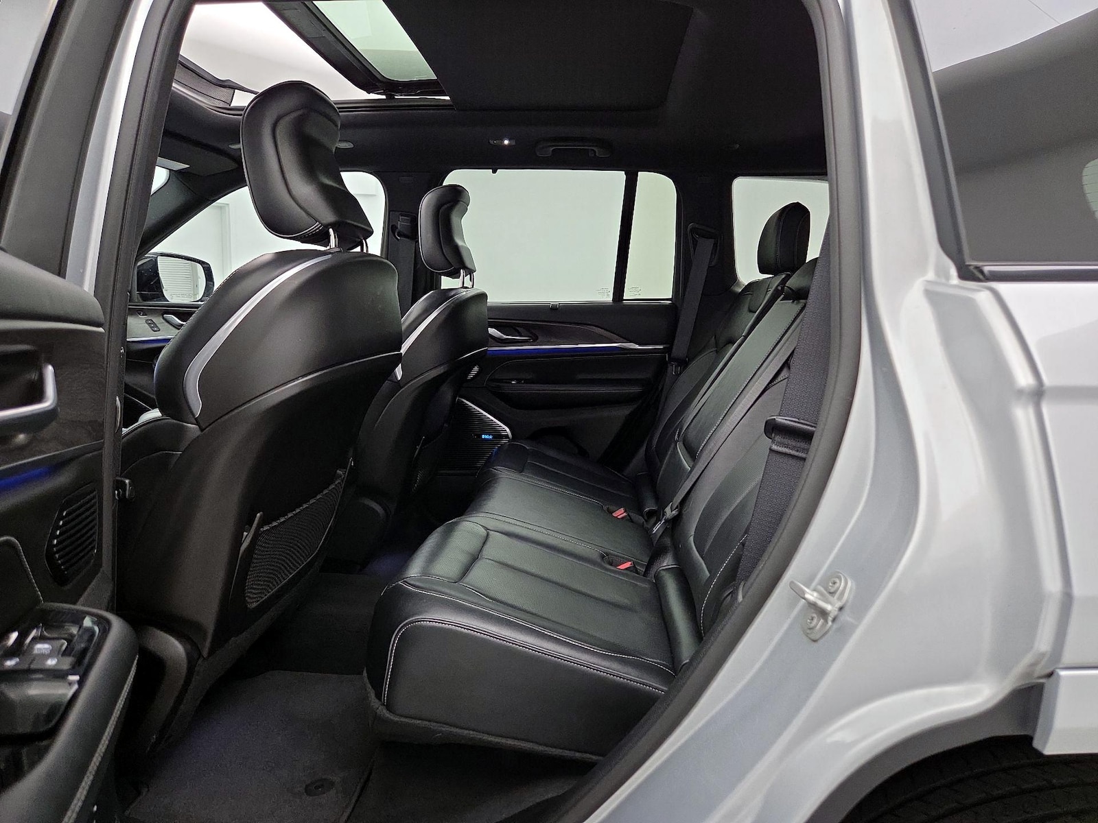 2022 Jeep Grand Cherokee Overland - Photo 22