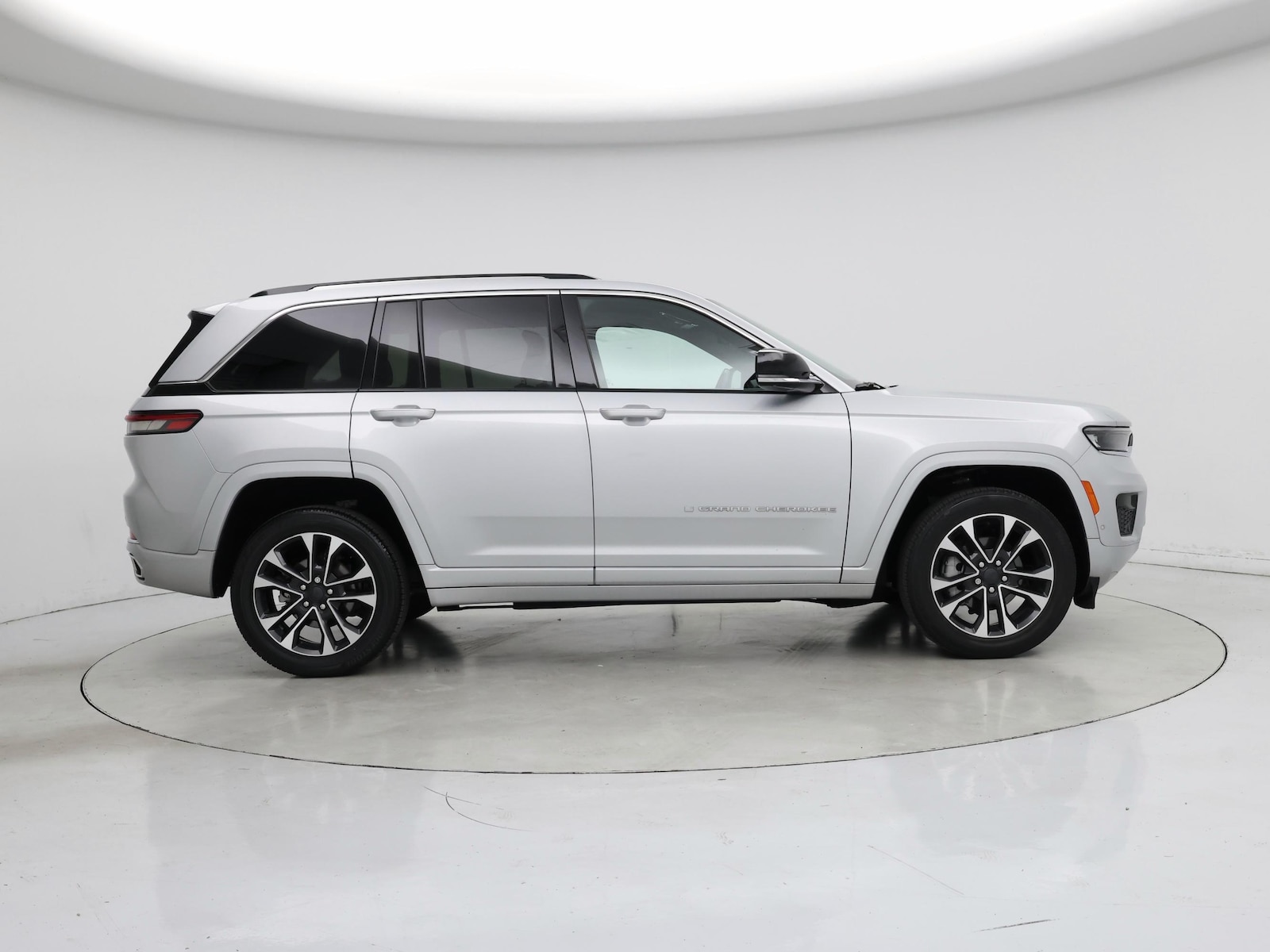 2022 Jeep Grand Cherokee Overland - Photo 8