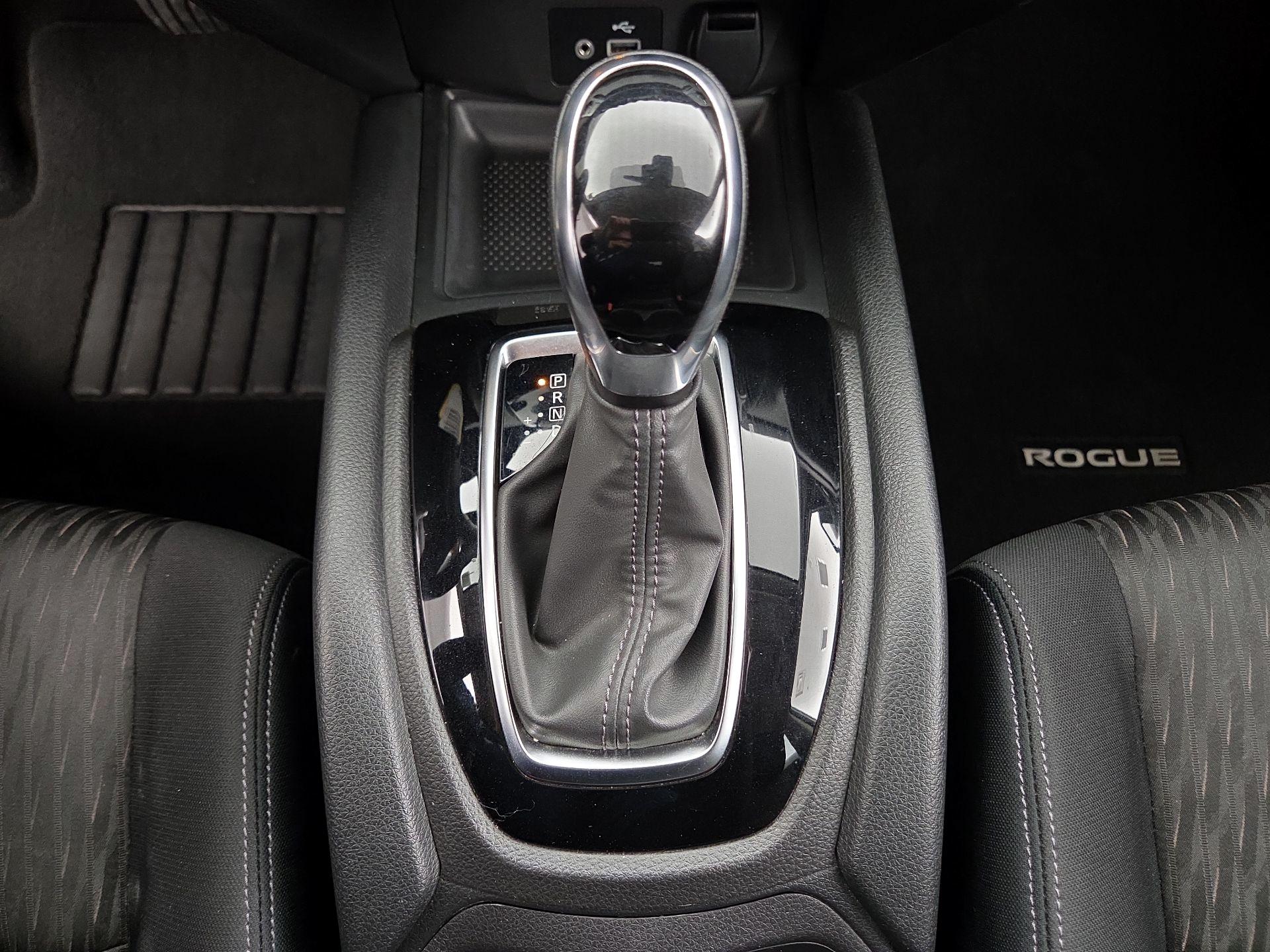 Thumbnail: 2020 Nissan Rogue - 17