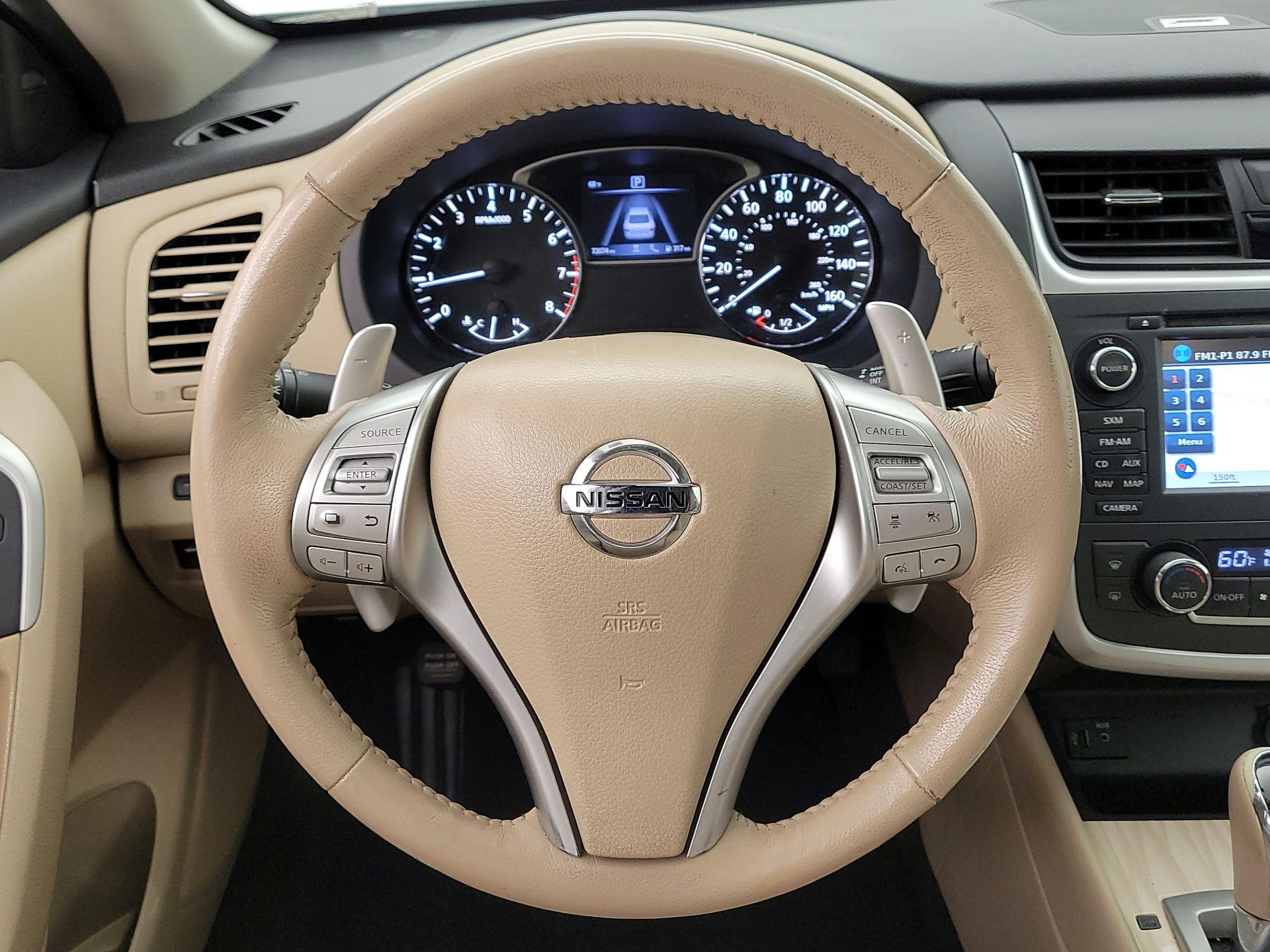 Thumbnail: 2016 Nissan Altima - 10