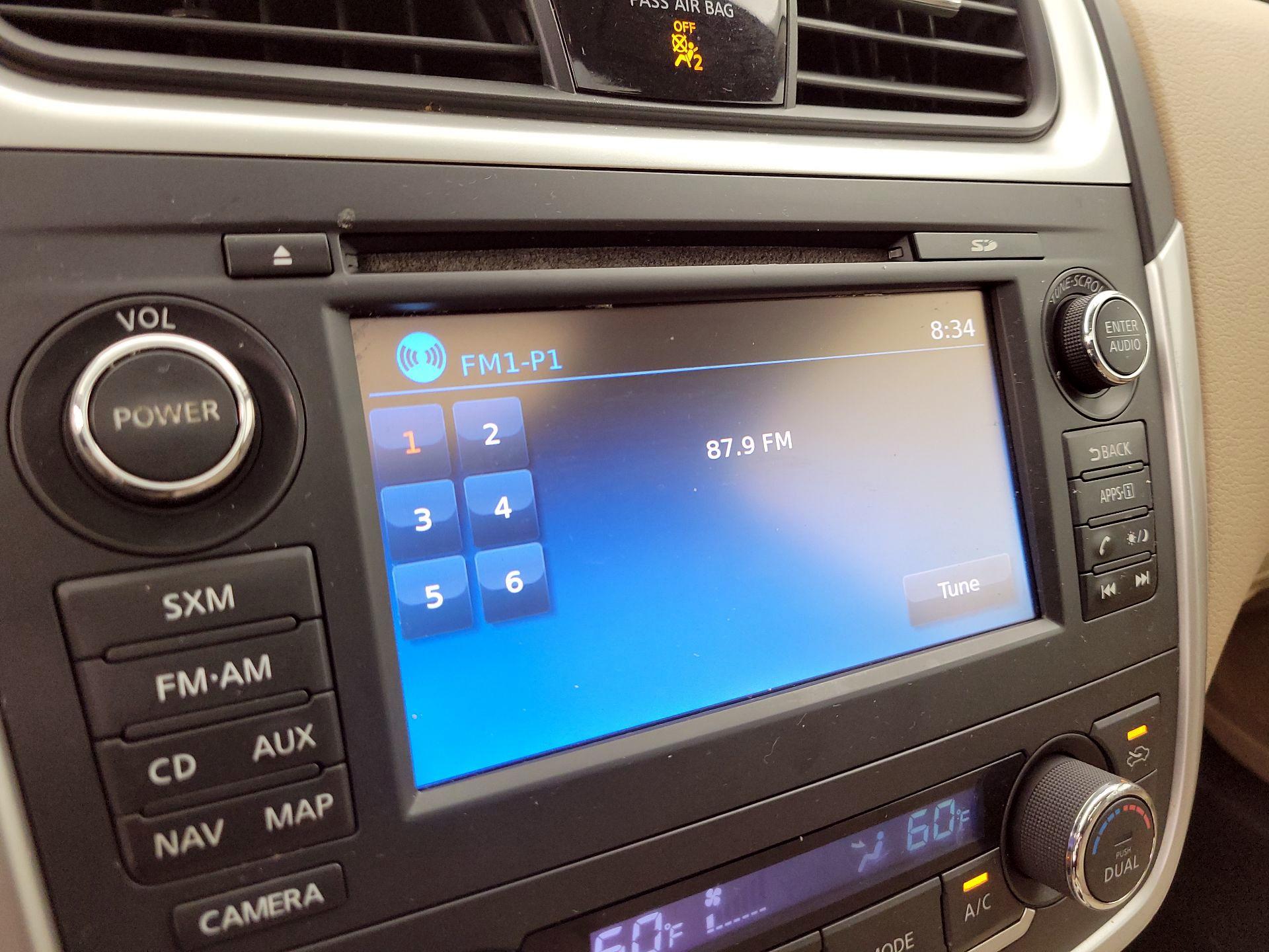 Thumbnail: 2016 Nissan Altima - 16