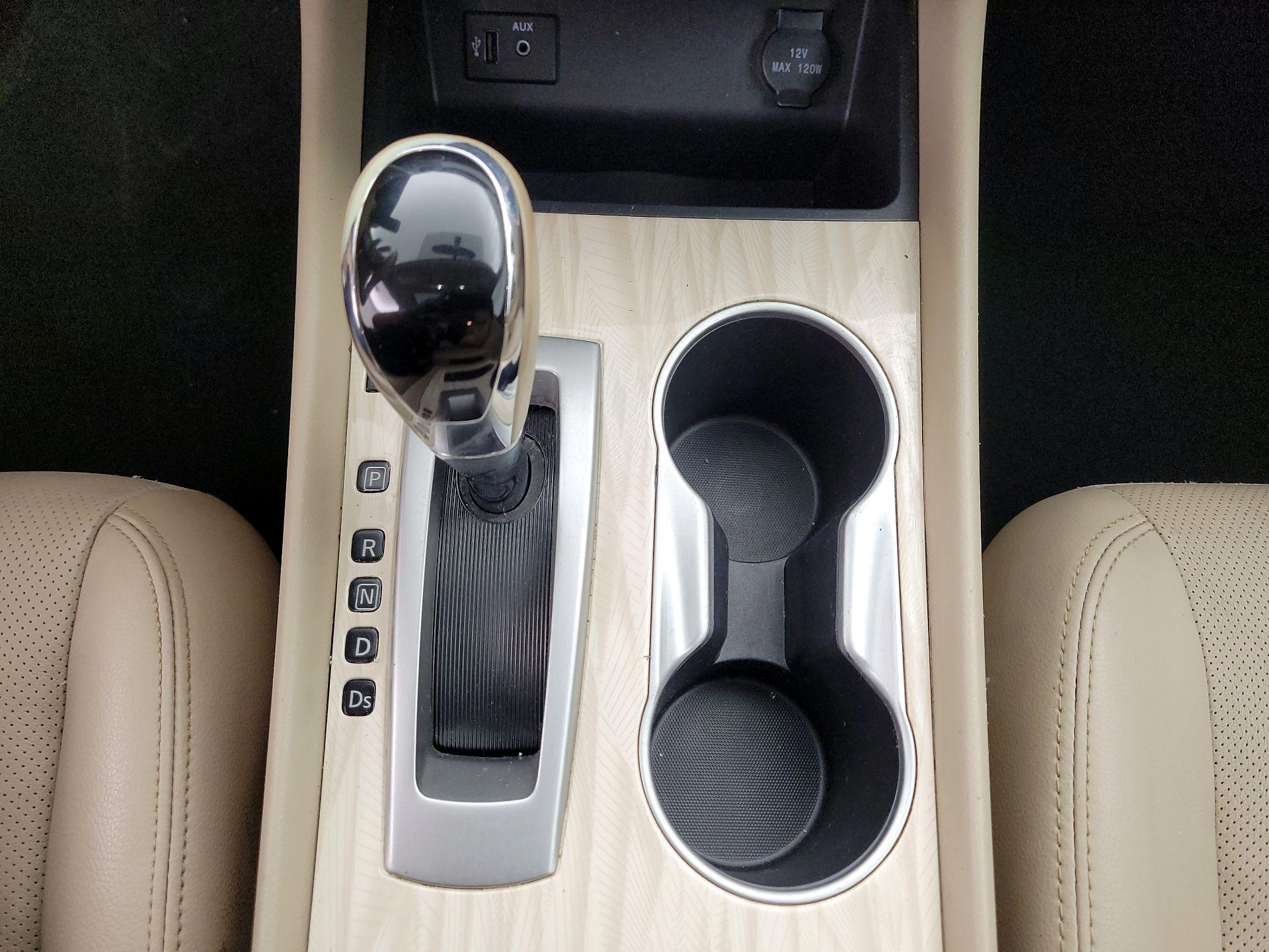 Thumbnail: 2016 Nissan Altima - 18