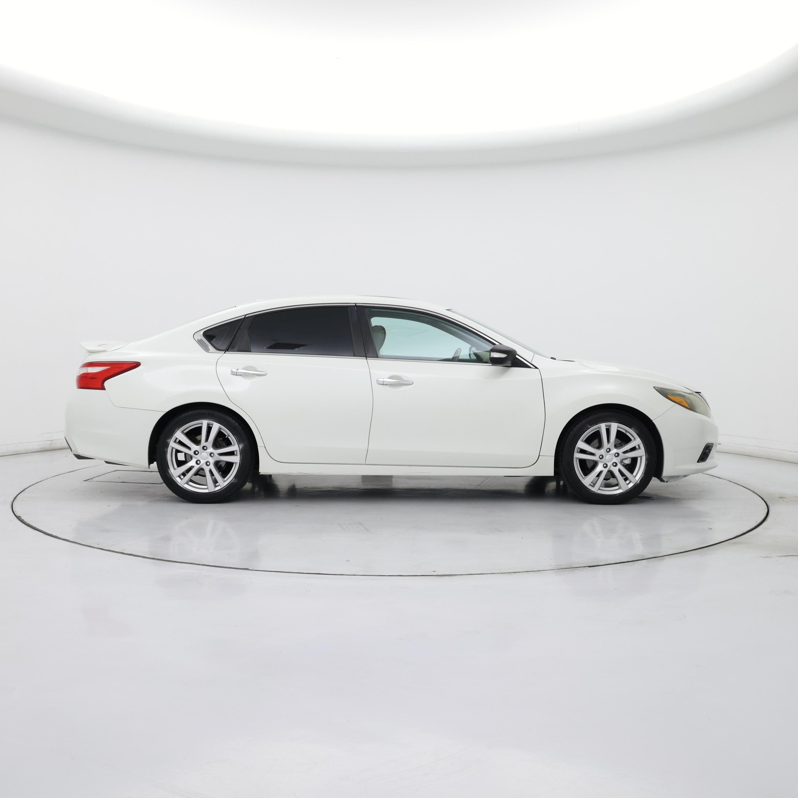 Thumbnail: 2016 Nissan Altima - 7