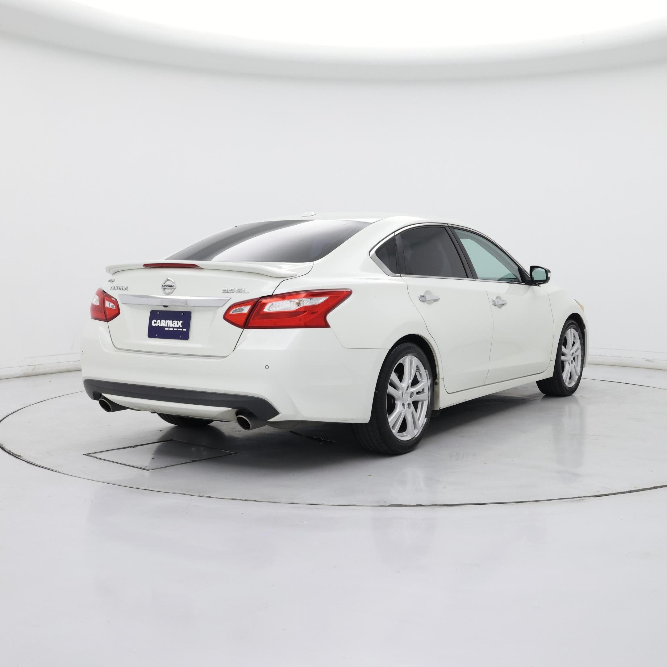 Thumbnail: 2016 Nissan Altima - 8