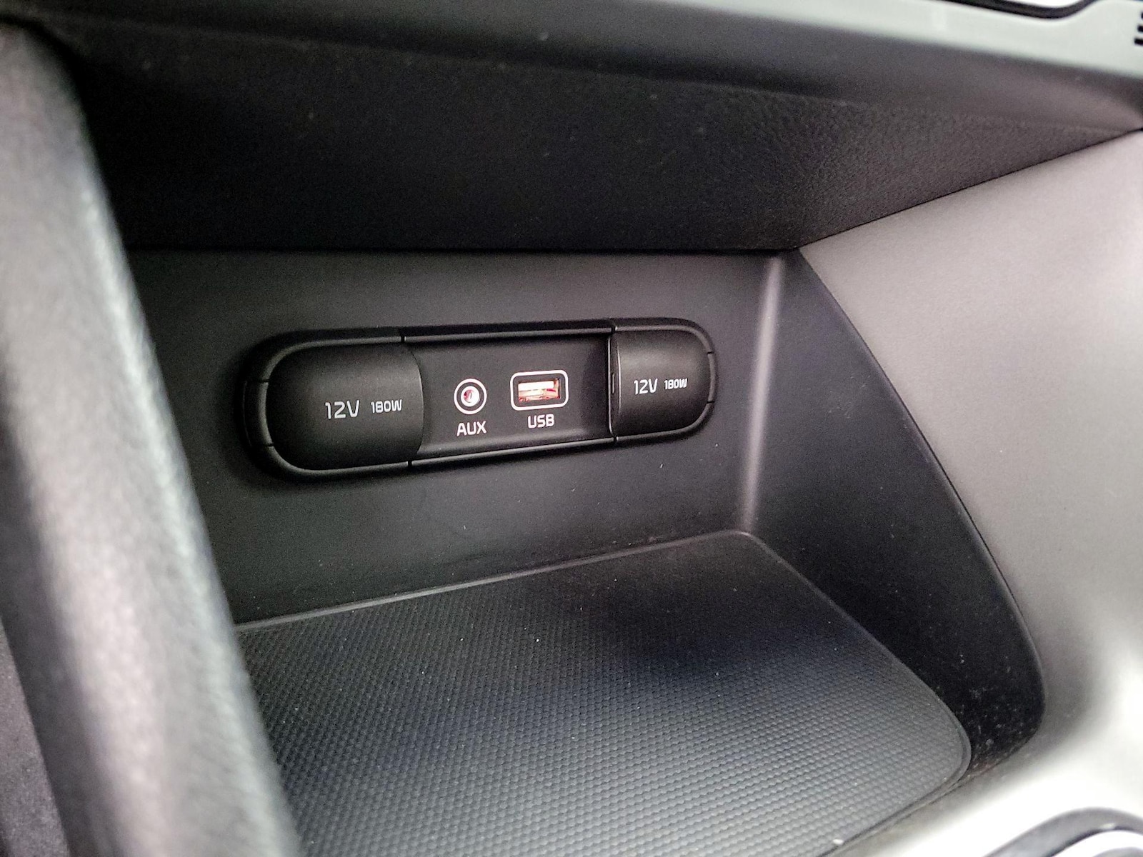 2019 Kia Niro LX - Photo 19