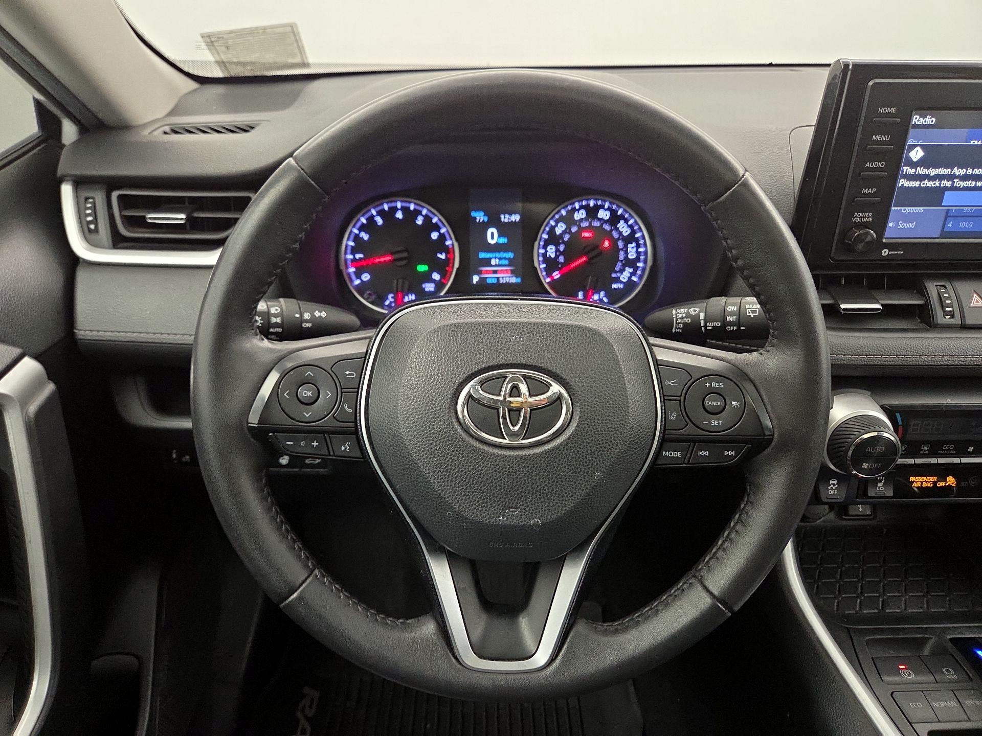 Thumbnail: 2020 Toyota RAV4 - 10